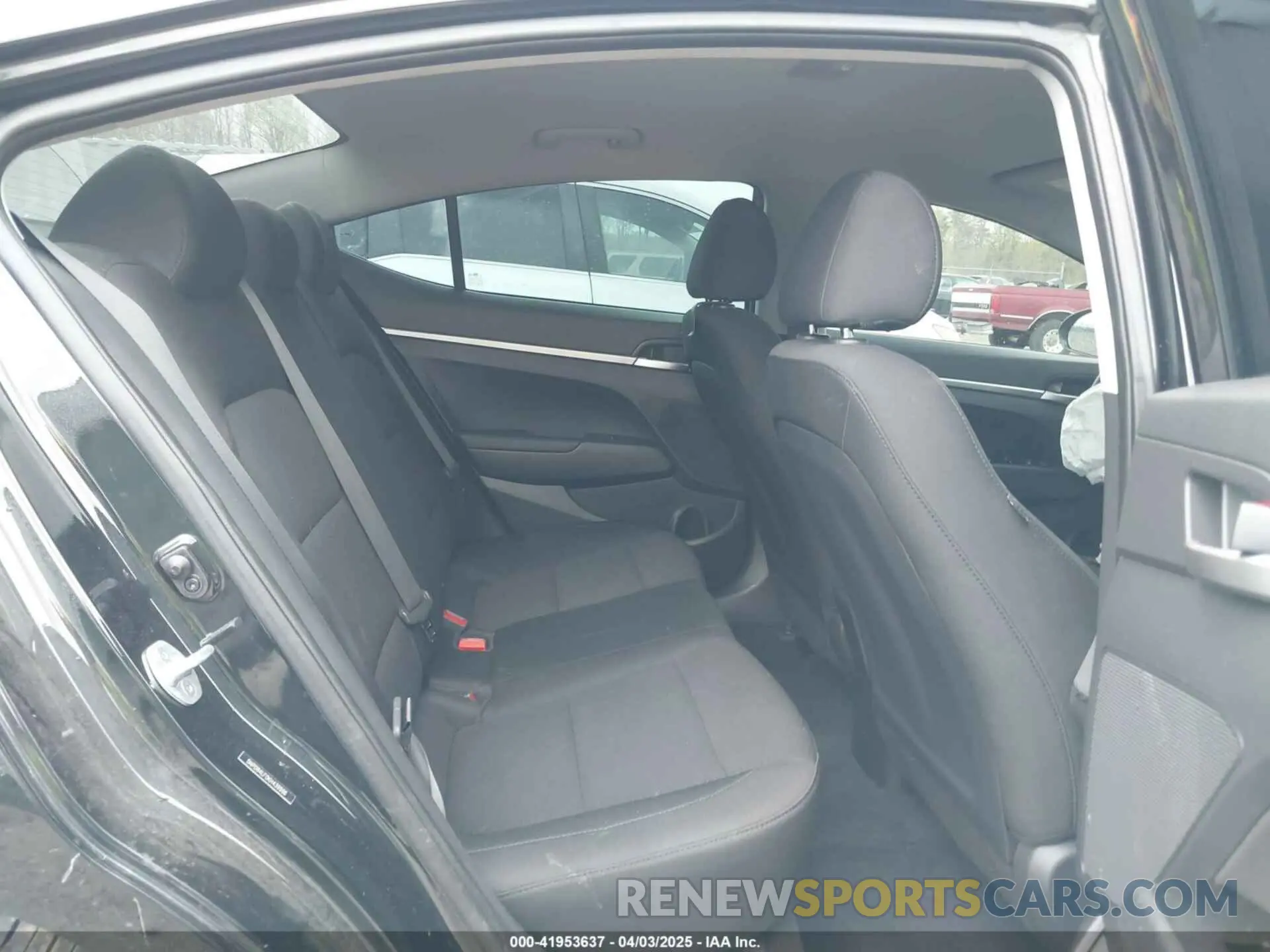 8 fotografías del automóvil dañado 5NPD84LF0KH439996 HYUNDAI ELANTRA 2019