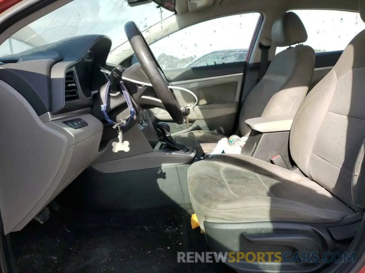 7 fotografías del automóvil dañado 5NPD84LF0KH446026 HYUNDAI ELANTRA 2019