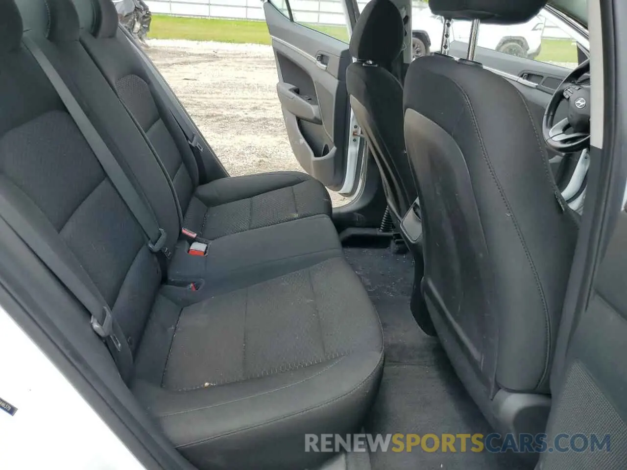 10 fotografías del automóvil dañado 5NPD84LF0KH446379 HYUNDAI ELANTRA 2019