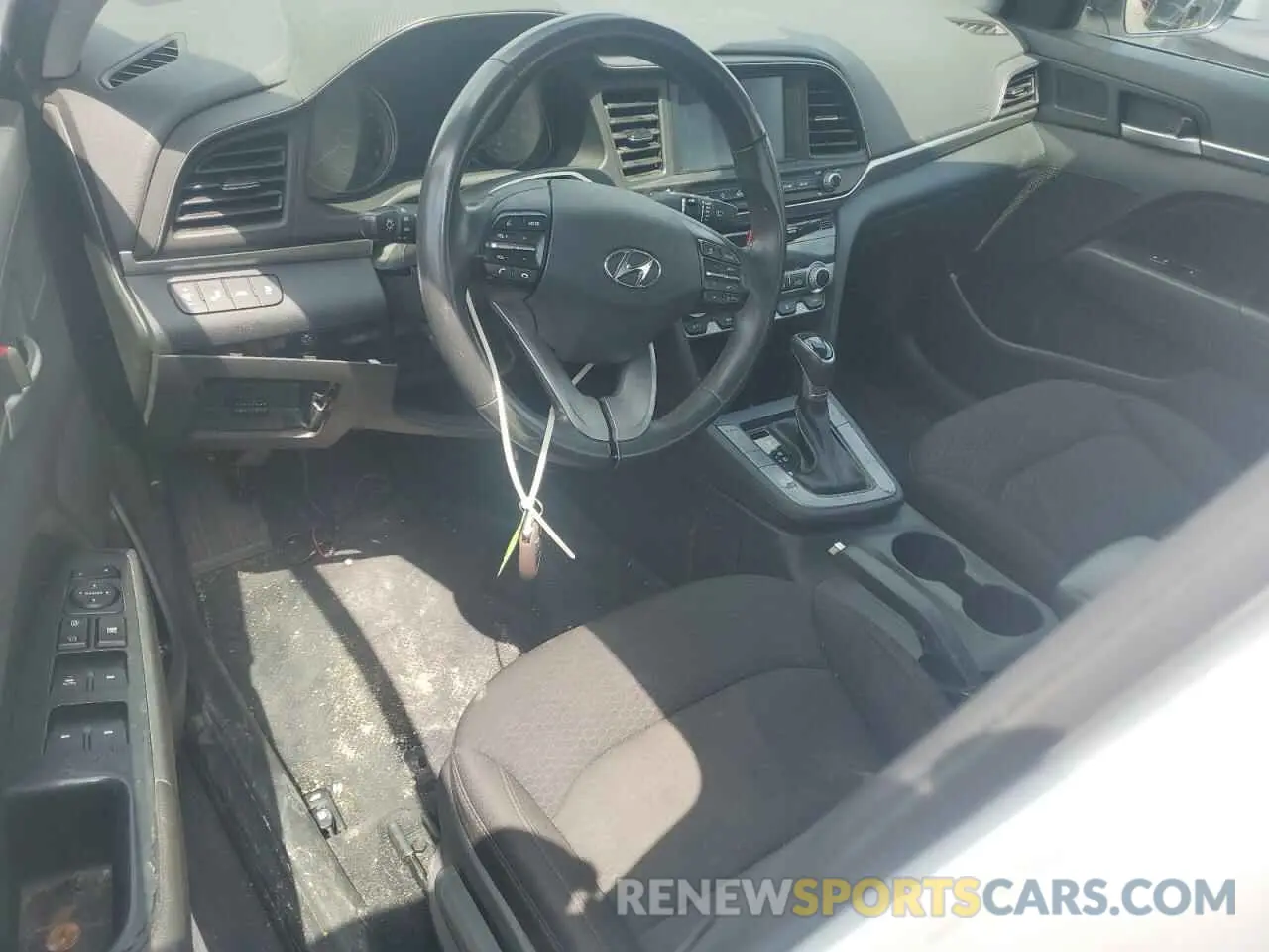 8 fotografías del automóvil dañado 5NPD84LF0KH446379 HYUNDAI ELANTRA 2019