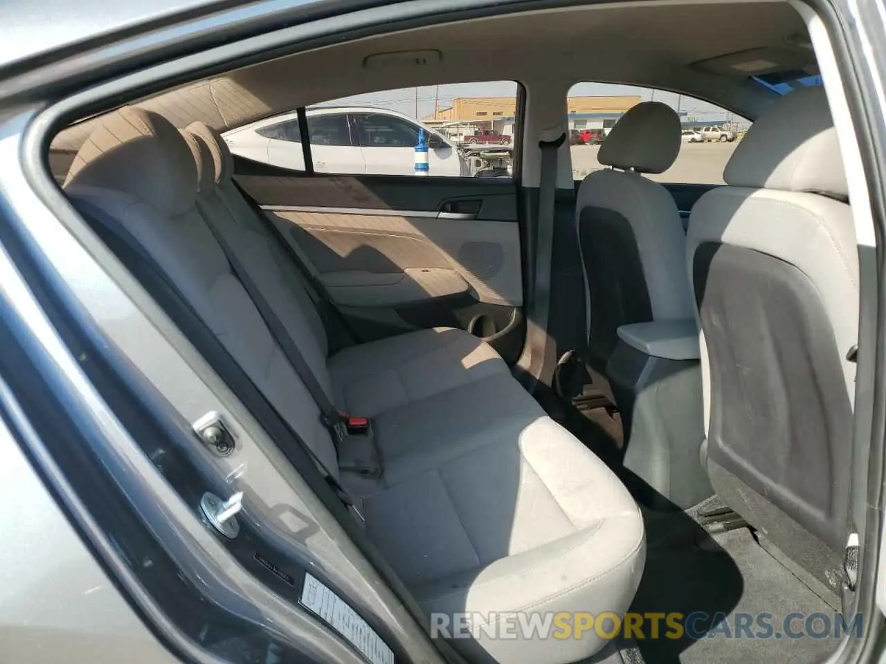 10 fotografías del automóvil dañado 5NPD84LF0KH446835 HYUNDAI ELANTRA 2019