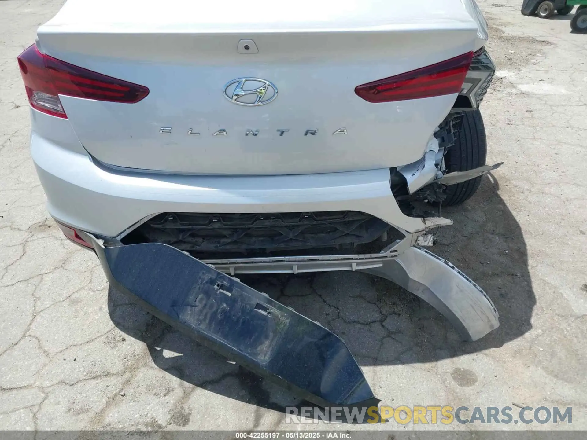 18 fotografías del automóvil dañado 5NPD84LF0KH448939 HYUNDAI ELANTRA 2019