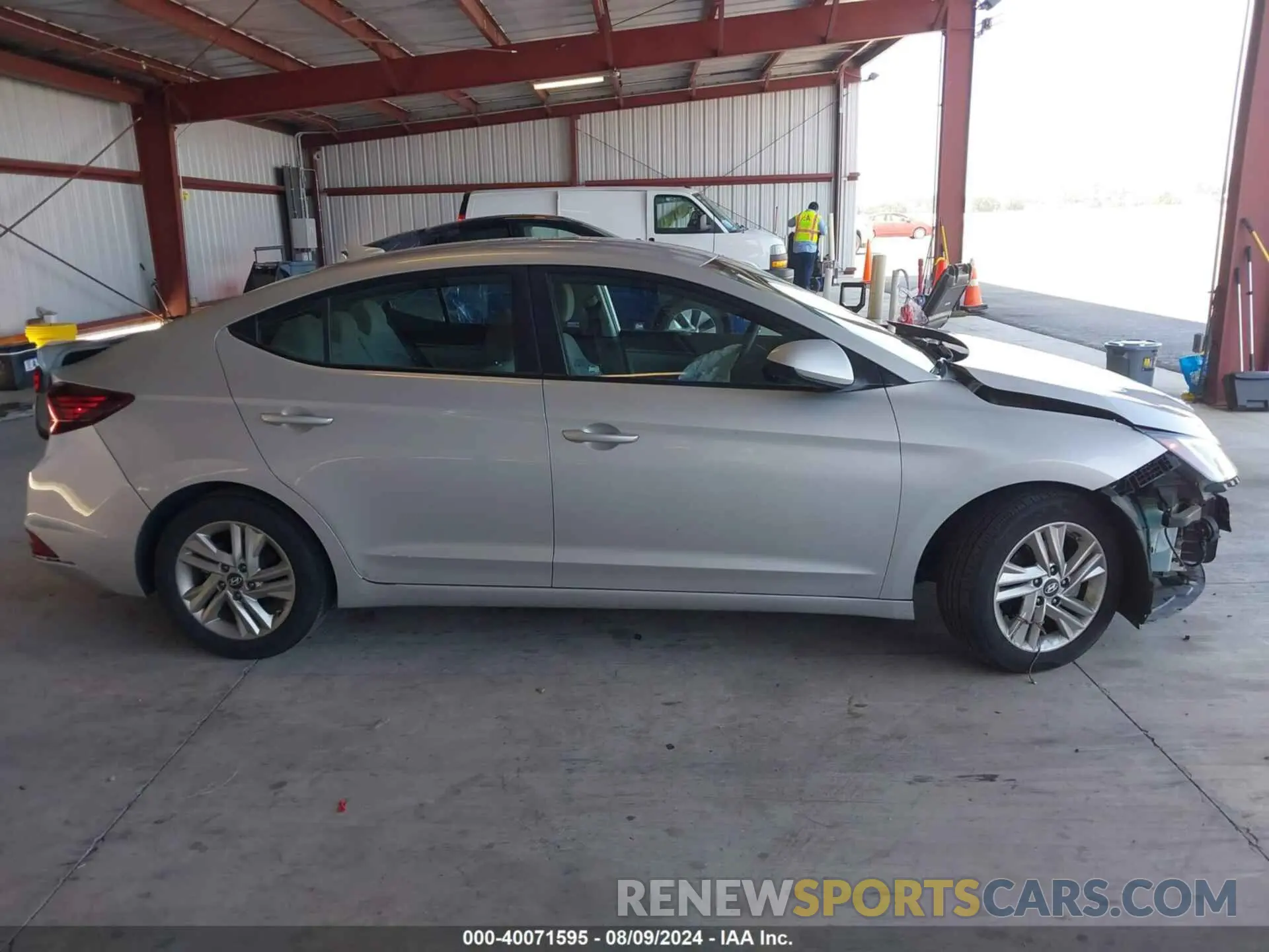 14 fotografías del automóvil dañado 5NPD84LF0KH455874 HYUNDAI ELANTRA 2019