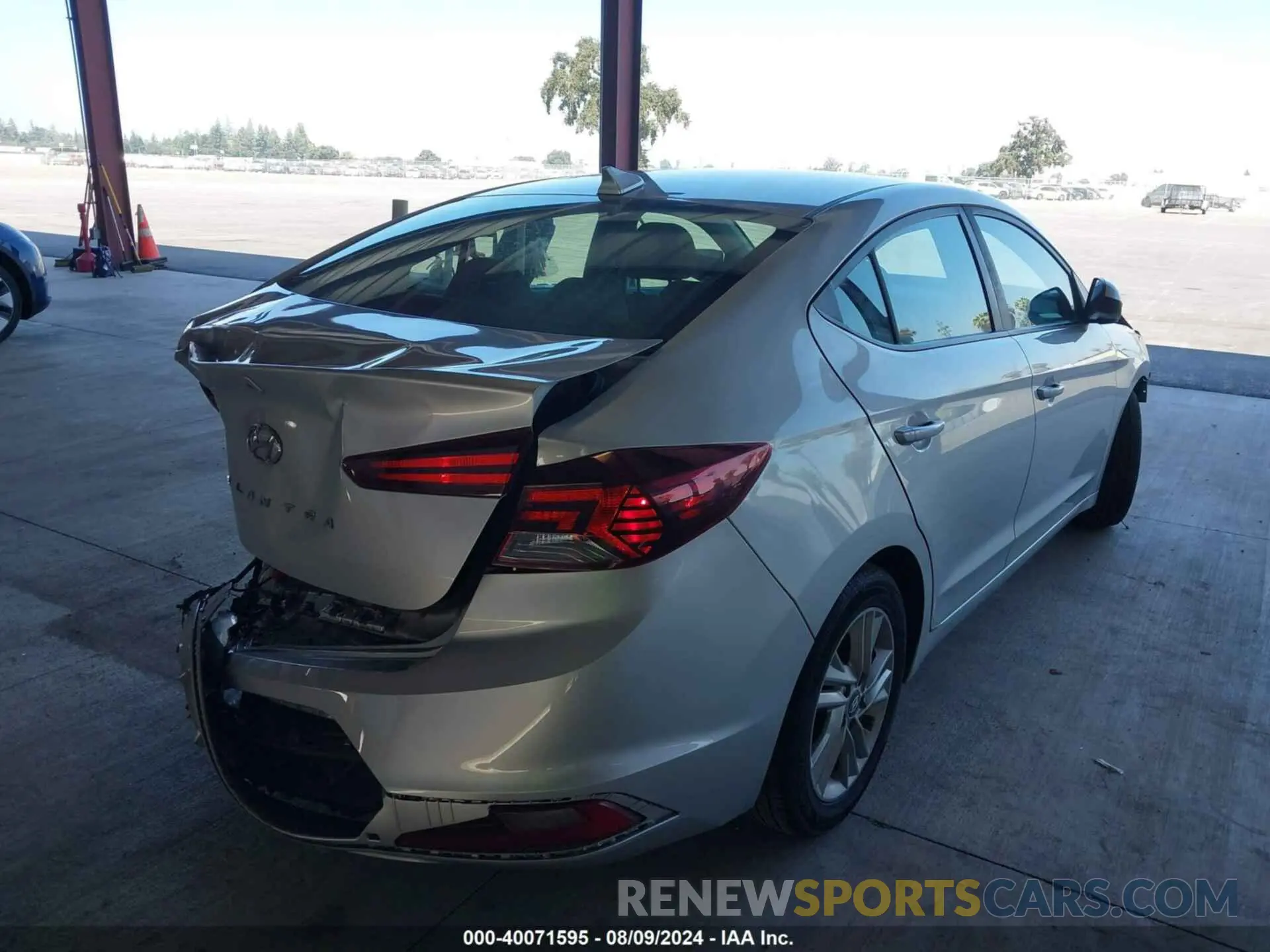 4 fotografías del automóvil dañado 5NPD84LF0KH455874 HYUNDAI ELANTRA 2019
