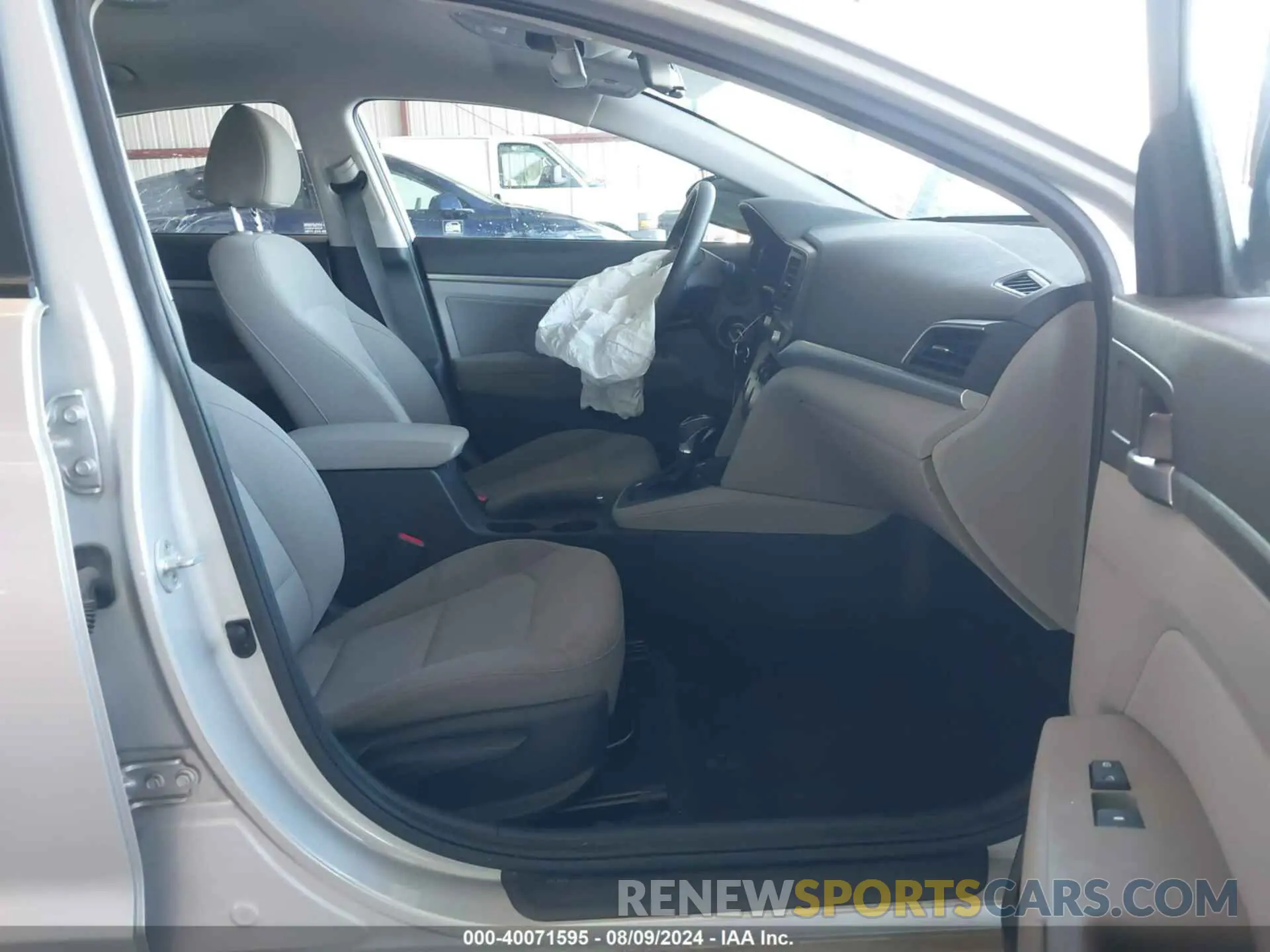 5 fotografías del automóvil dañado 5NPD84LF0KH455874 HYUNDAI ELANTRA 2019
