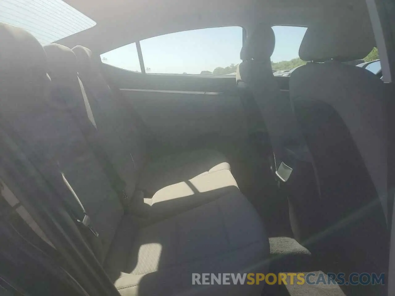 11 fotografías del automóvil dañado 5NPD84LF0KH463165 HYUNDAI ELANTRA 2019