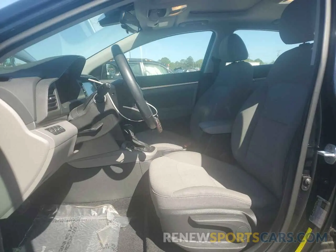 7 fotografías del automóvil dañado 5NPD84LF0KH463165 HYUNDAI ELANTRA 2019