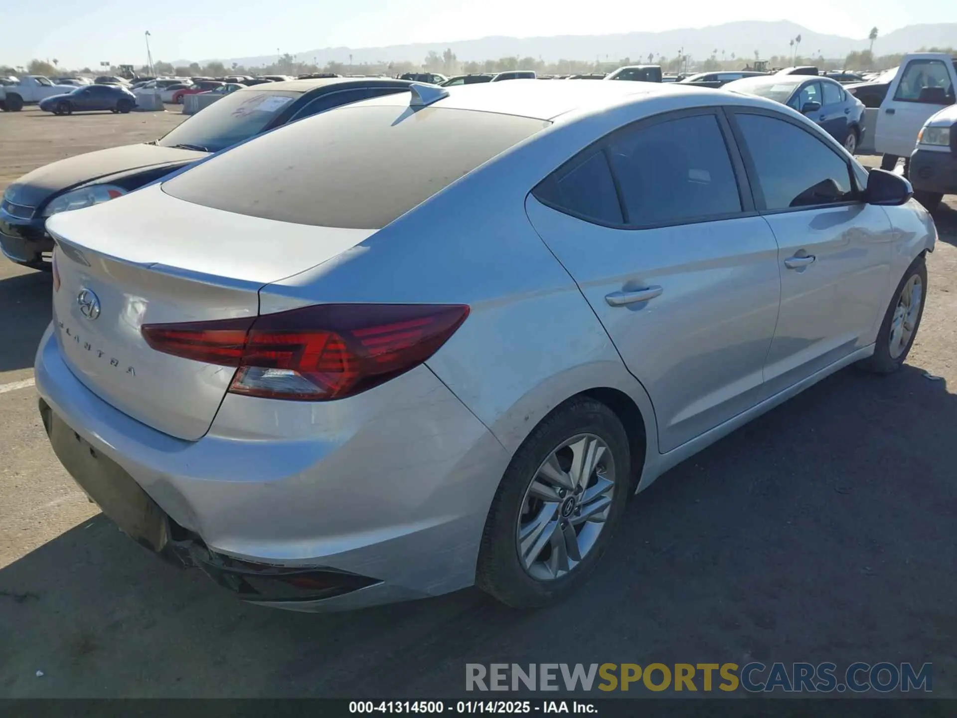 4 fotografías del automóvil dañado 5NPD84LF1KH422978 HYUNDAI ELANTRA 2019