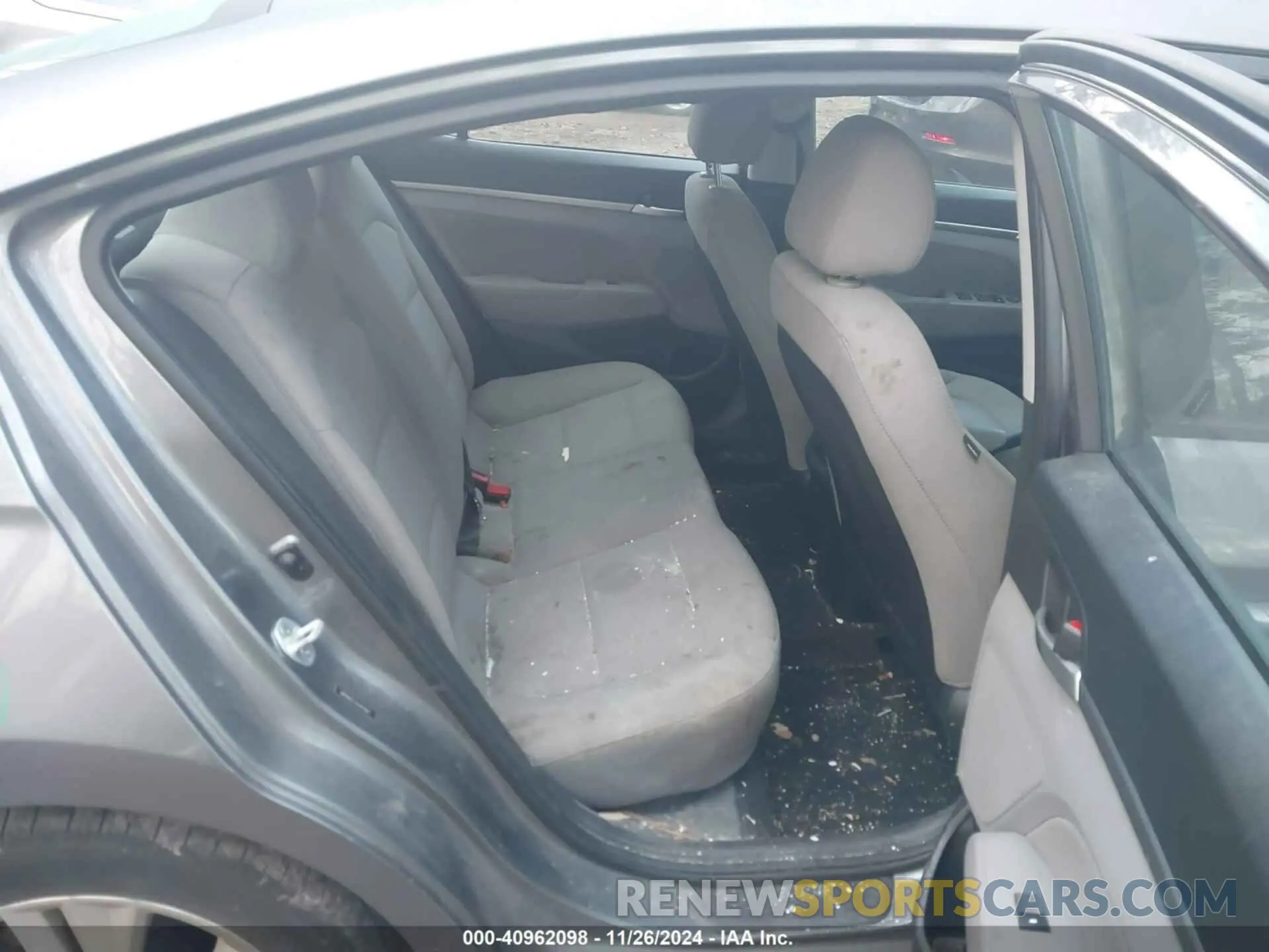 8 fotografías del automóvil dañado 5NPD84LF1KH443667 HYUNDAI ELANTRA 2019