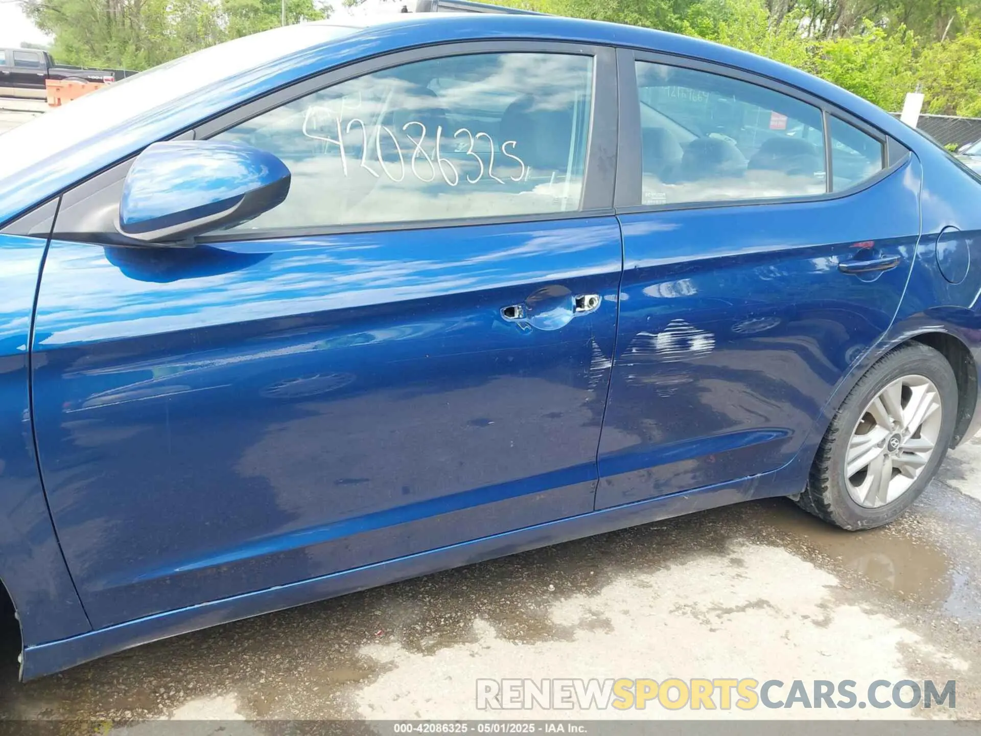 11 fotografías del automóvil dañado 5NPD84LF1KH472702 HYUNDAI ELANTRA 2019