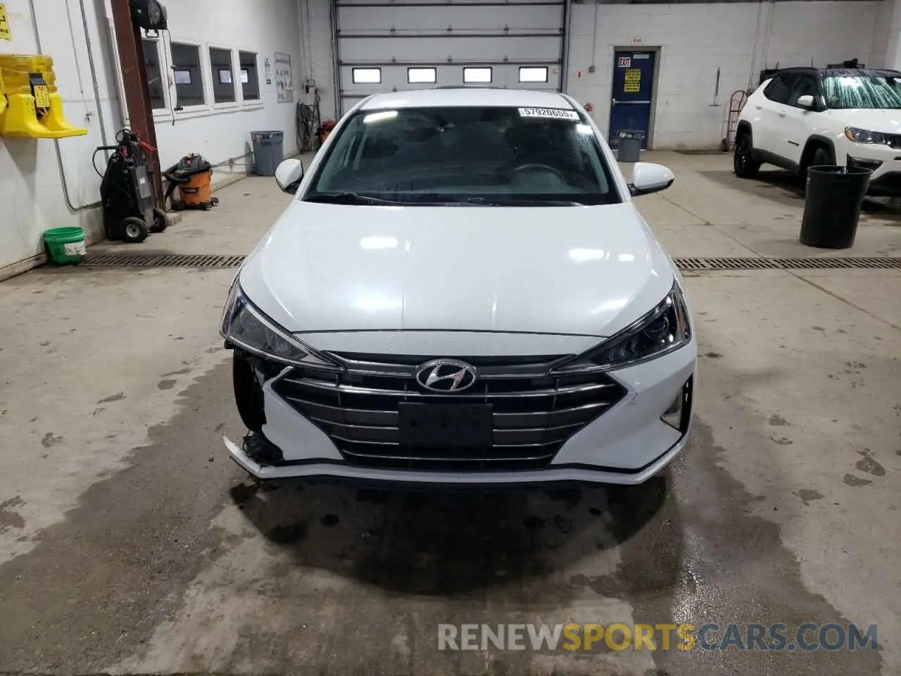 5 fotografías del automóvil dañado 5NPD84LF2KH432080 HYUNDAI ELANTRA 2019