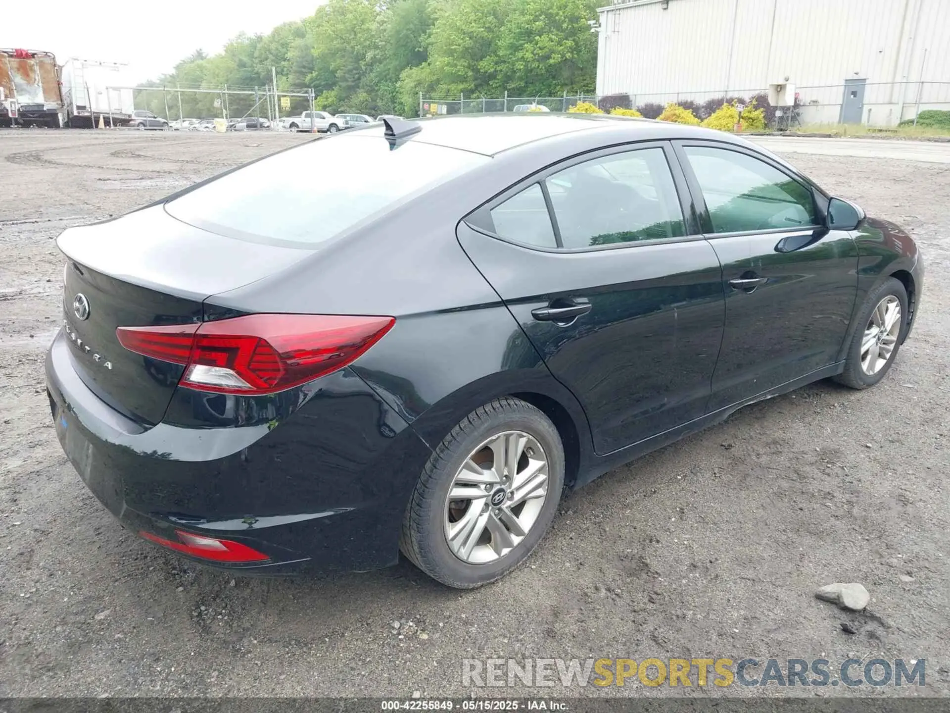 4 fotografías del automóvil dañado 5NPD84LF2KH443953 HYUNDAI ELANTRA 2019