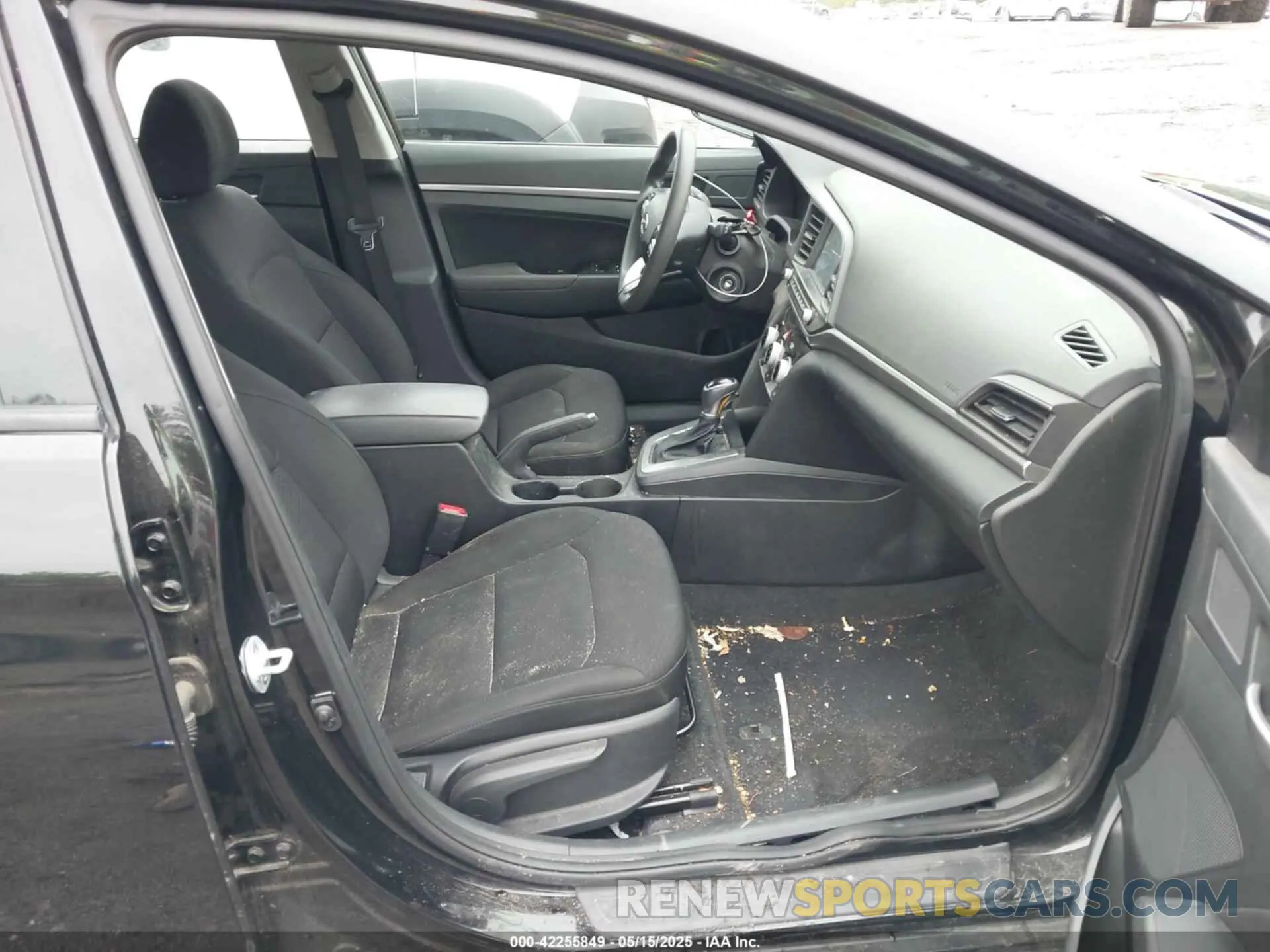 5 fotografías del automóvil dañado 5NPD84LF2KH443953 HYUNDAI ELANTRA 2019