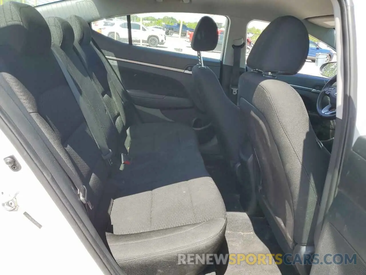 10 fotografías del automóvil dañado 5NPD84LF2KH457092 HYUNDAI ELANTRA 2019