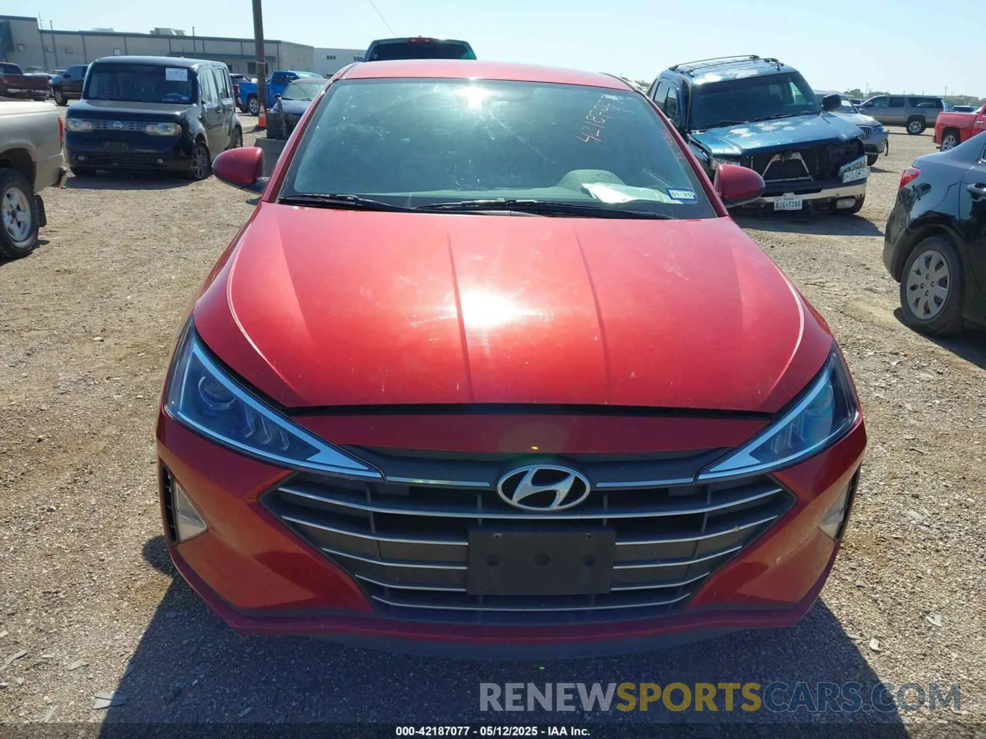 12 fotografías del automóvil dañado 5NPD84LF2KH460073 HYUNDAI ELANTRA 2019