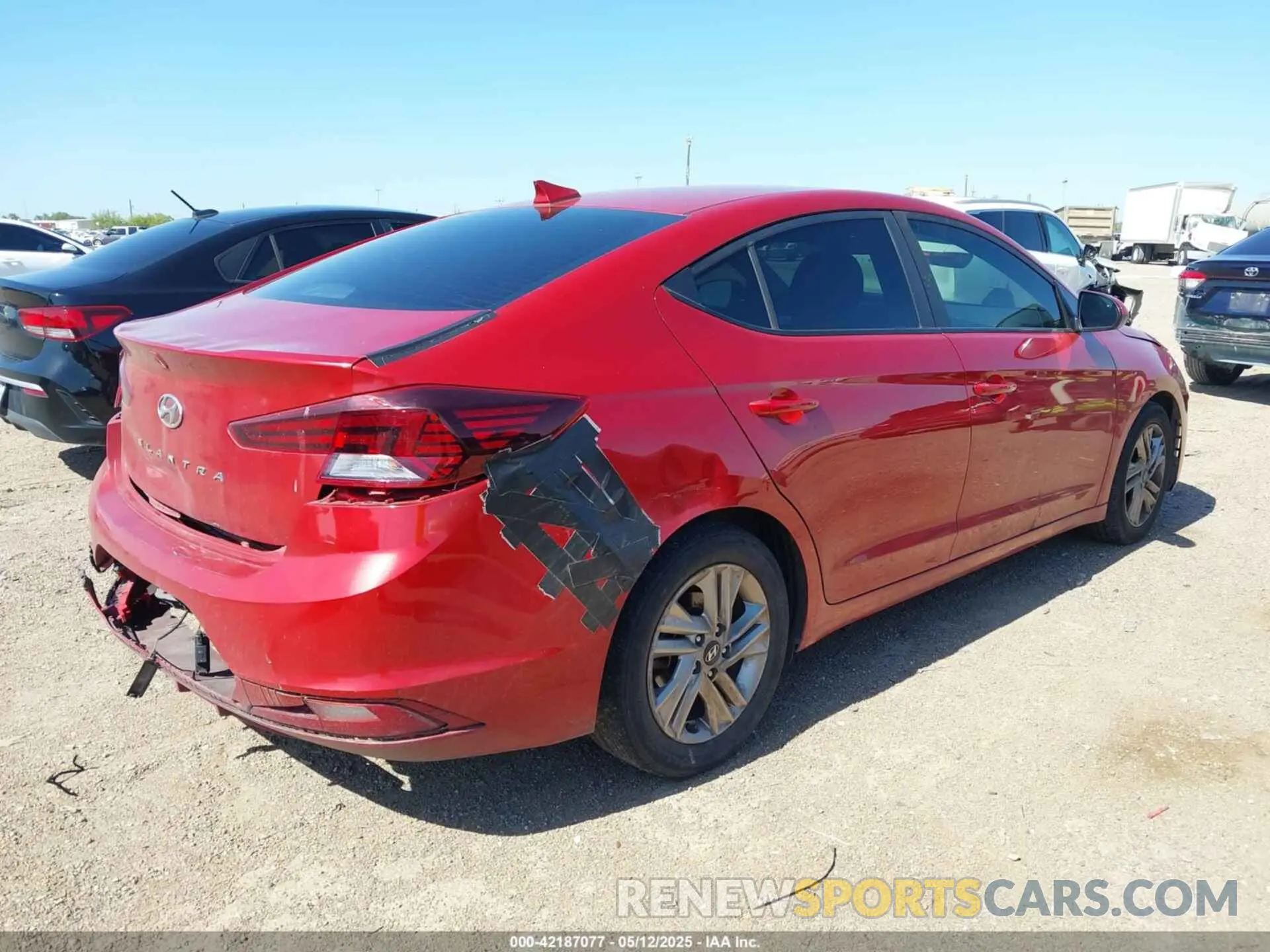 4 fotografías del automóvil dañado 5NPD84LF2KH460073 HYUNDAI ELANTRA 2019