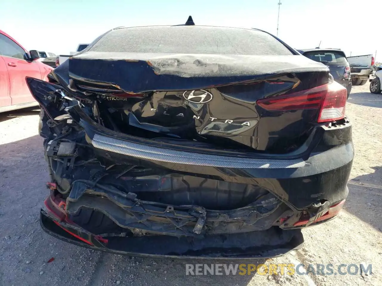 6 fotografías del automóvil dañado 5NPD84LF2KH468304 HYUNDAI ELANTRA 2019