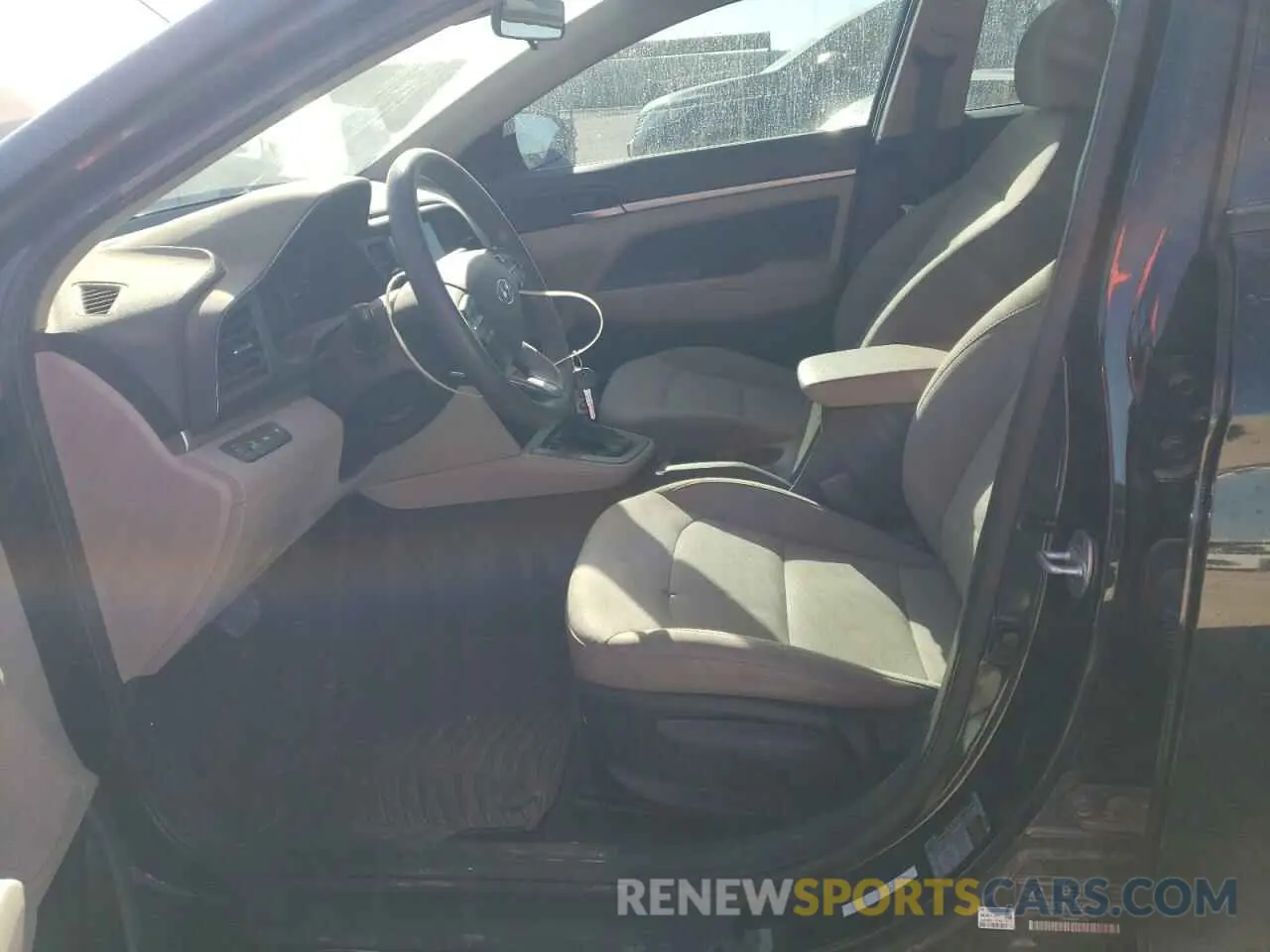 7 fotografías del automóvil dañado 5NPD84LF2KH468304 HYUNDAI ELANTRA 2019