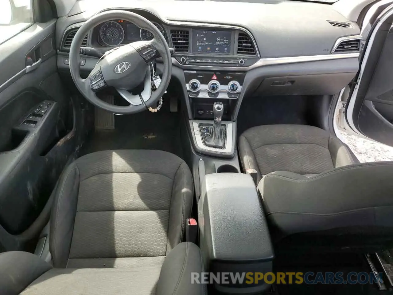 8 fotografías del automóvil dañado 5NPD84LF2KH482851 HYUNDAI ELANTRA 2019