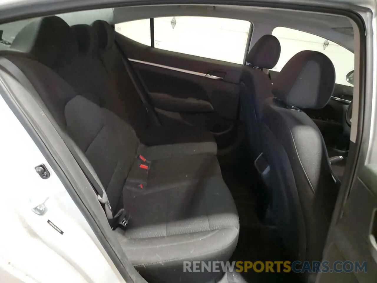 10 fotografías del automóvil dañado 5NPD84LF2KH493753 HYUNDAI ELANTRA 2019