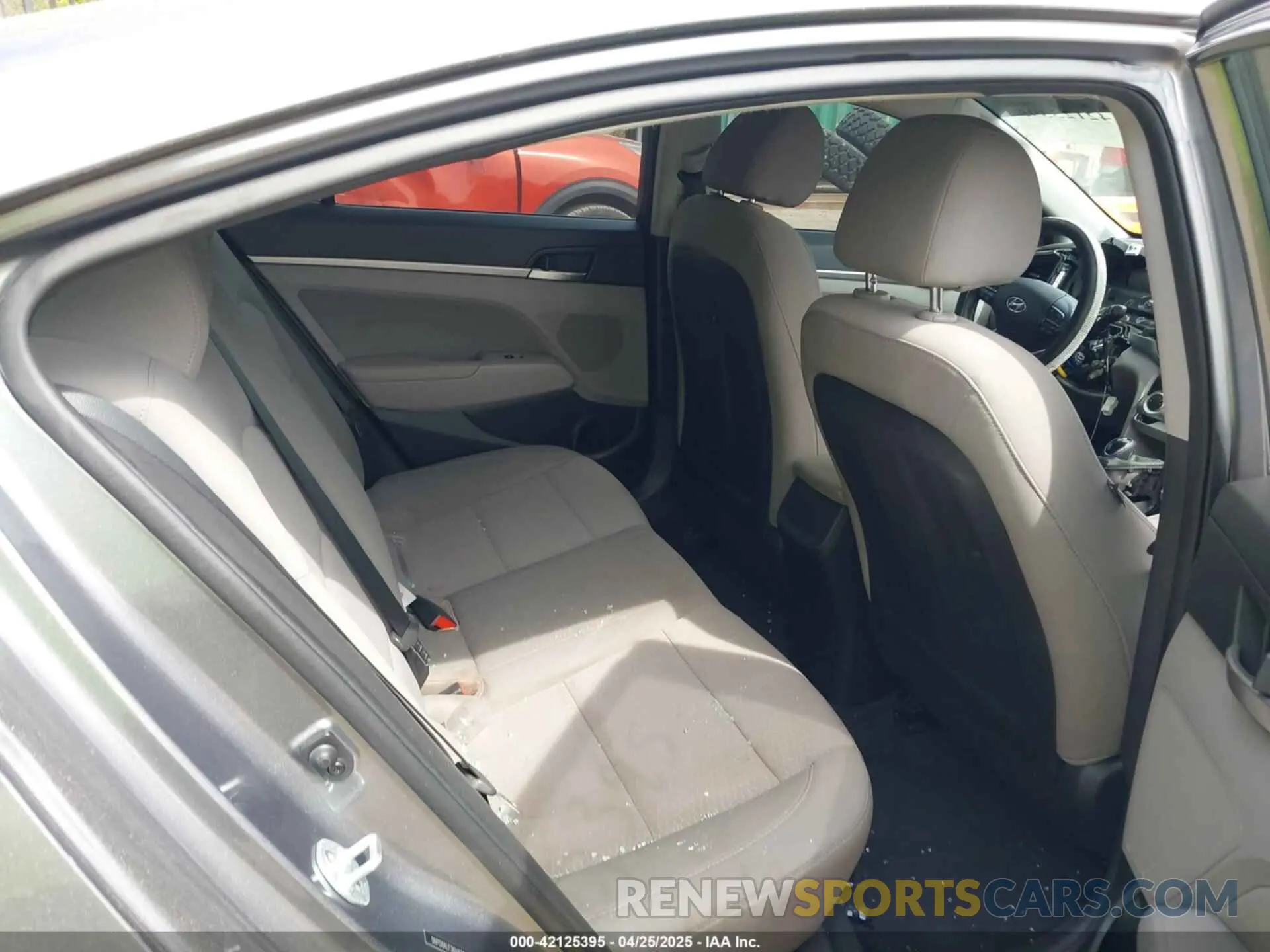 8 fotografías del automóvil dañado 5NPD84LF3KH433674 HYUNDAI ELANTRA 2019