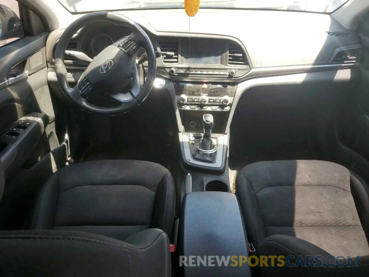 8 fotografías del automóvil dañado 5NPD84LF3KH461779 HYUNDAI ELANTRA 2019