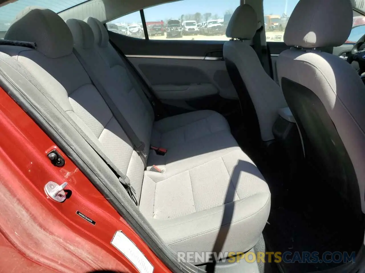 10 fotografías del automóvil dañado 5NPD84LF3KH472779 HYUNDAI ELANTRA 2019