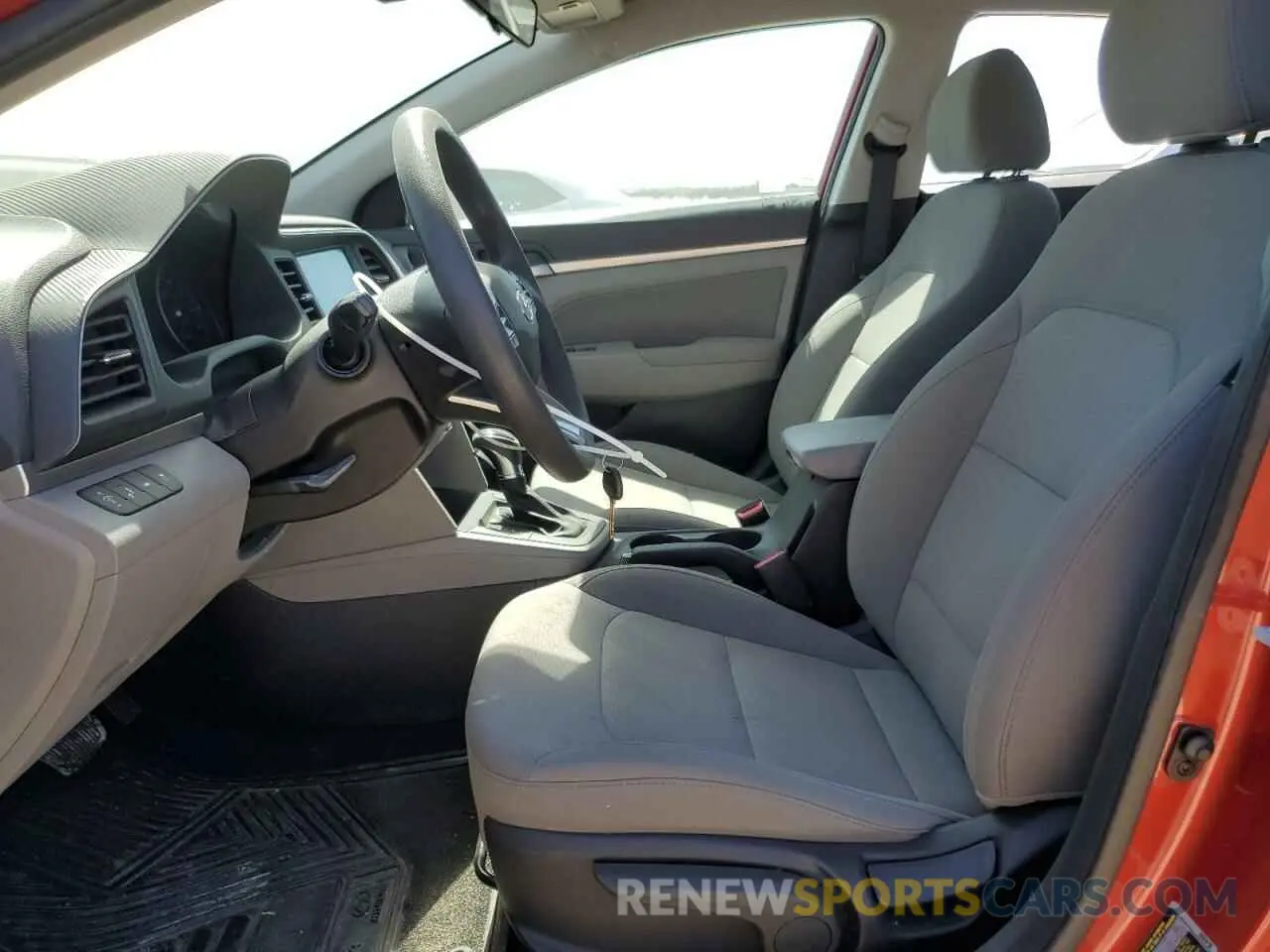 7 fotografías del automóvil dañado 5NPD84LF3KH472779 HYUNDAI ELANTRA 2019
