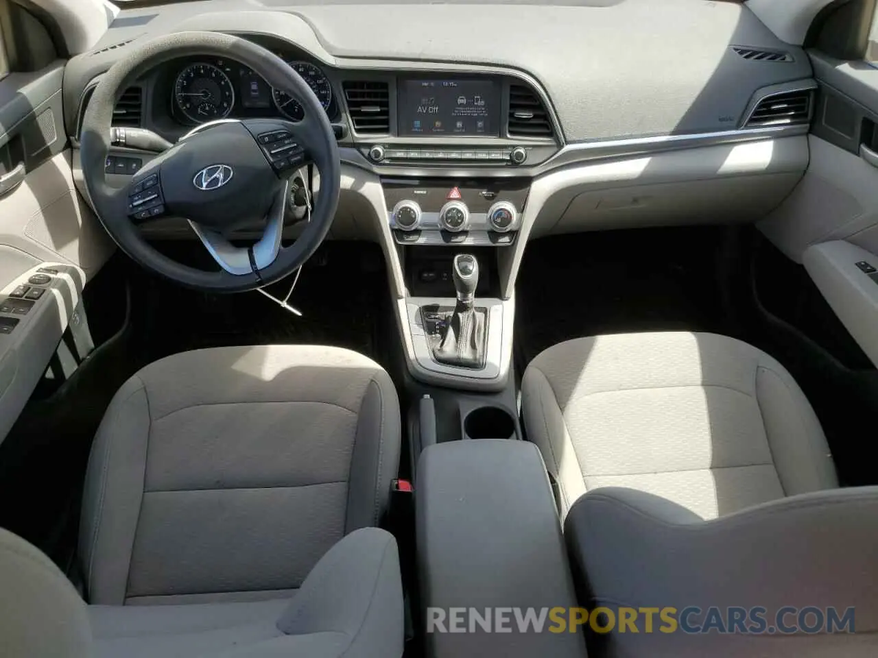 8 fotografías del automóvil dañado 5NPD84LF3KH472779 HYUNDAI ELANTRA 2019
