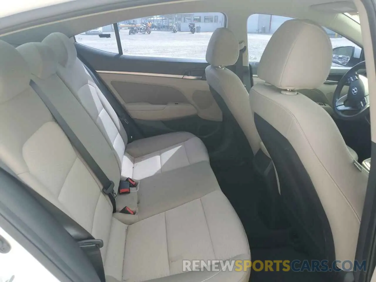 10 fotografías del automóvil dañado 5NPD84LF4KH413451 HYUNDAI ELANTRA 2019