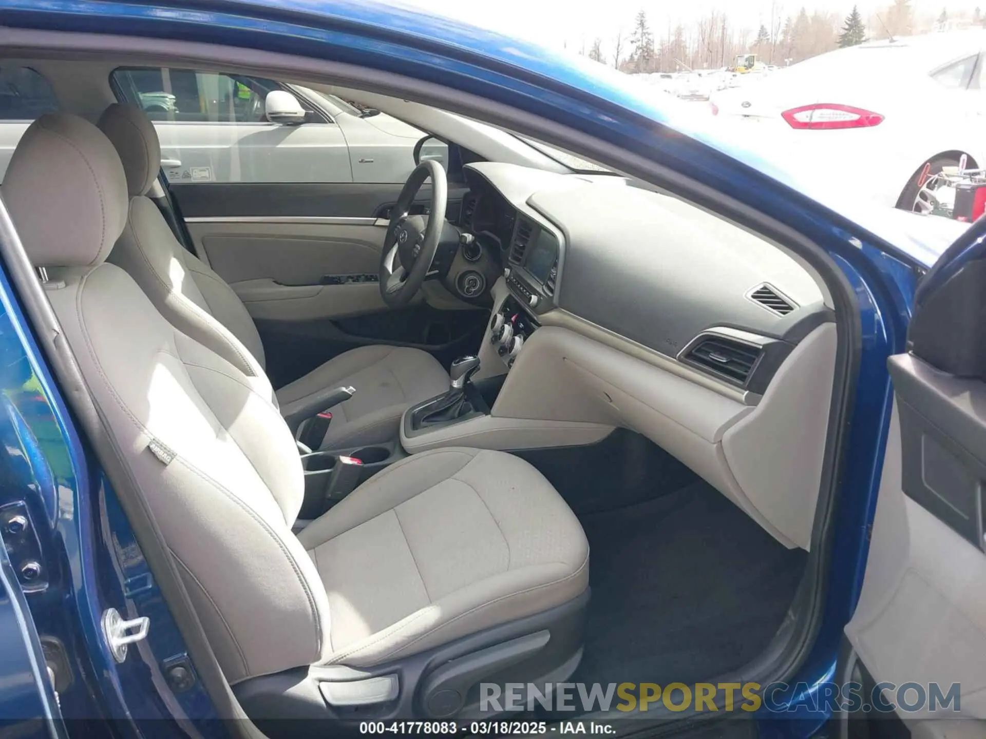 5 fotografías del automóvil dañado 5NPD84LF4KH435420 HYUNDAI ELANTRA 2019