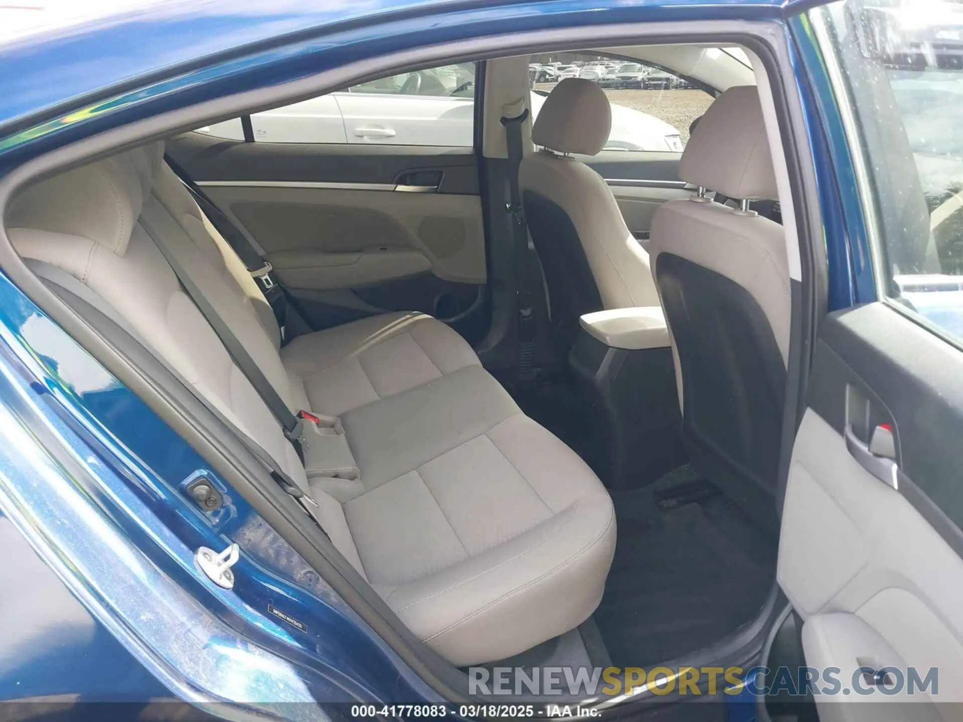 8 fotografías del automóvil dañado 5NPD84LF4KH435420 HYUNDAI ELANTRA 2019