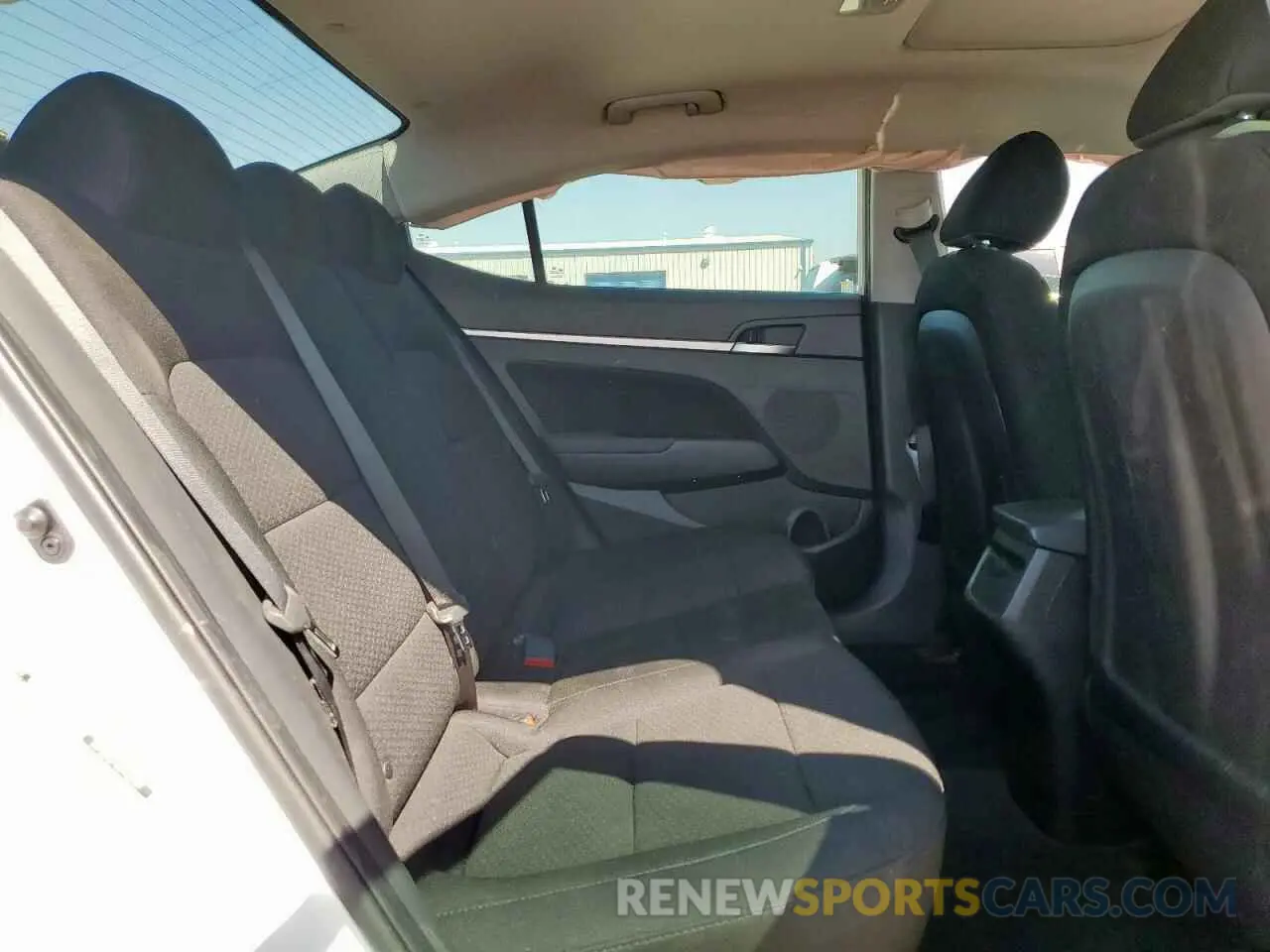 10 fotografías del automóvil dañado 5NPD84LF4KH462861 HYUNDAI ELANTRA 2019