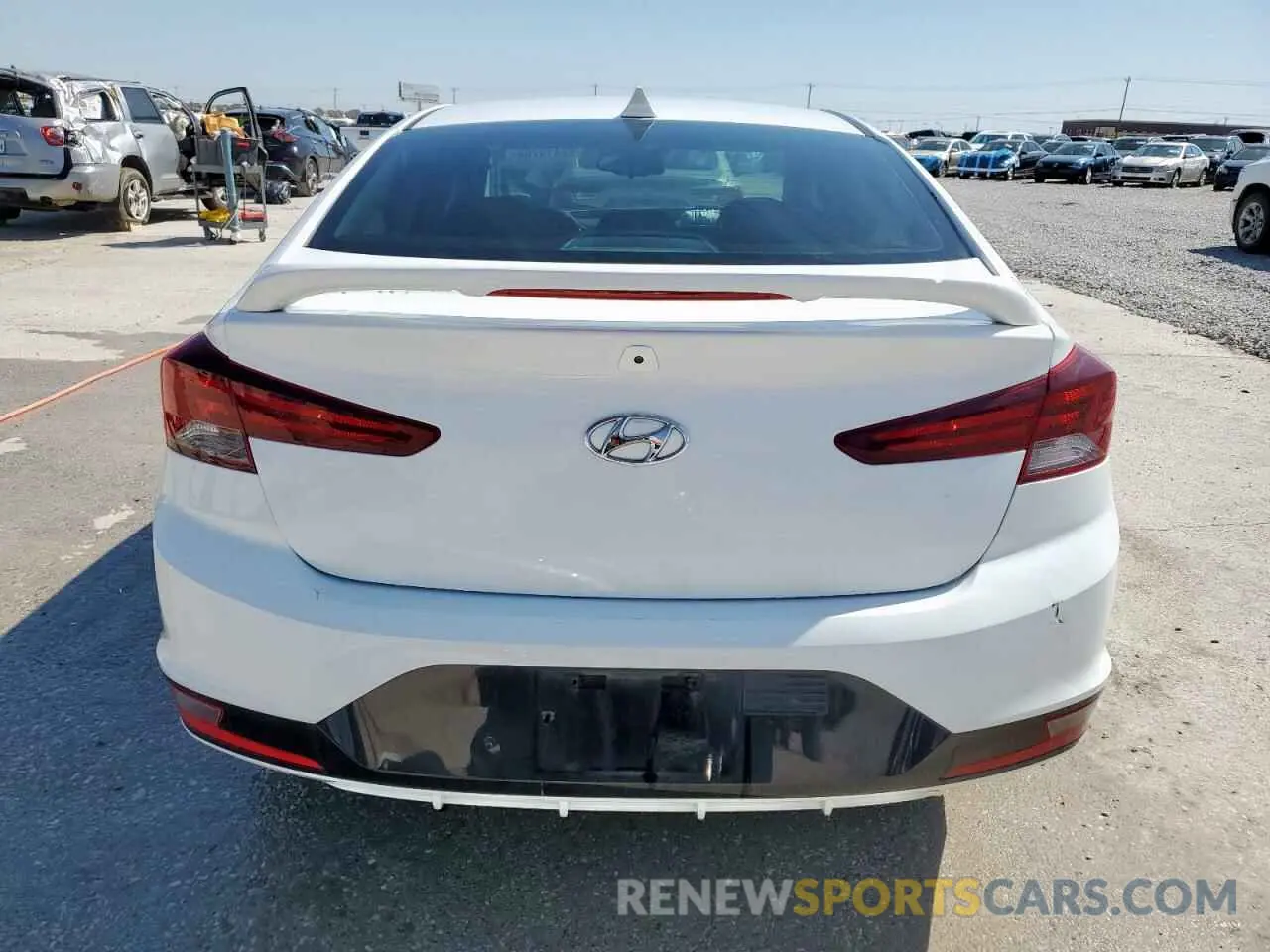 6 fotografías del automóvil dañado 5NPD84LF4KH462861 HYUNDAI ELANTRA 2019