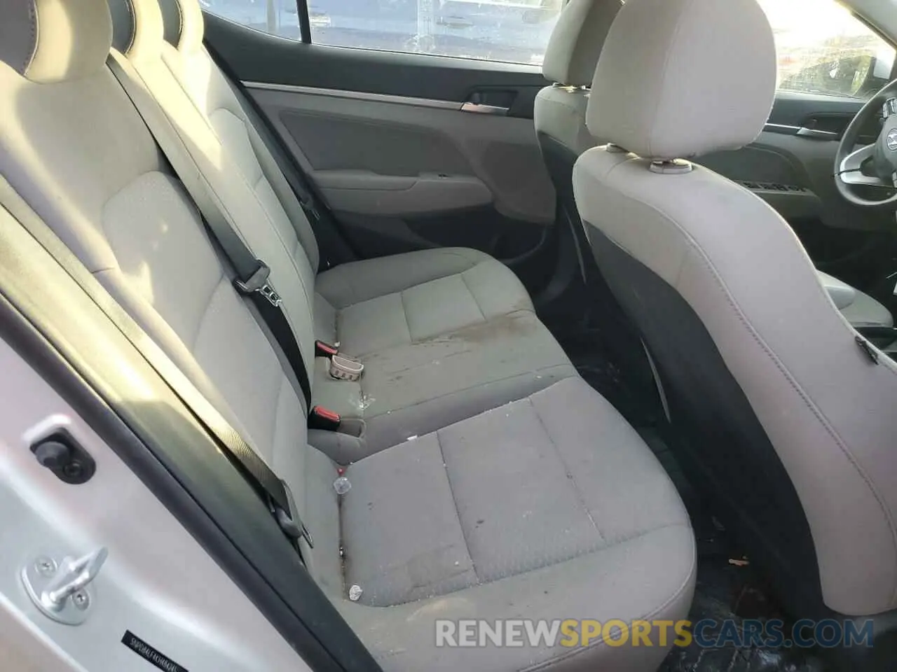 10 fotografías del automóvil dañado 5NPD84LF4KH484245 HYUNDAI ELANTRA 2019