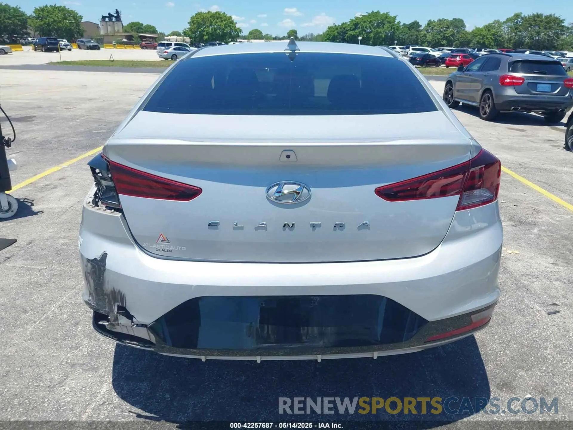17 fotografías del automóvil dañado 5NPD84LF4KH487064 HYUNDAI ELANTRA 2019