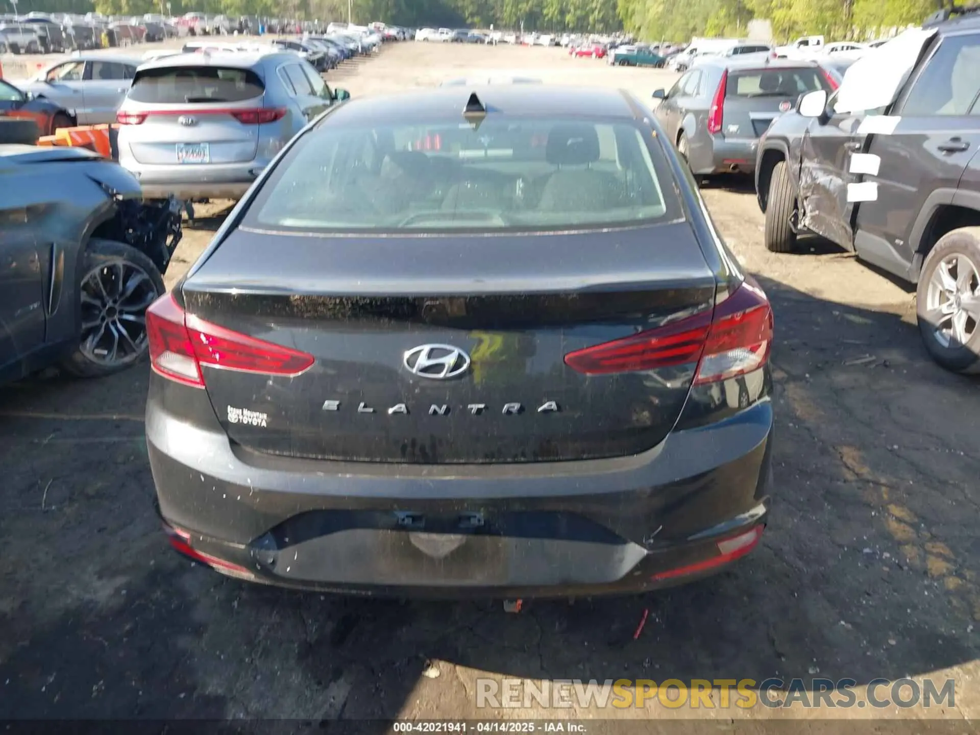 16 fotografías del automóvil dañado 5NPD84LF5KH456311 HYUNDAI ELANTRA 2019