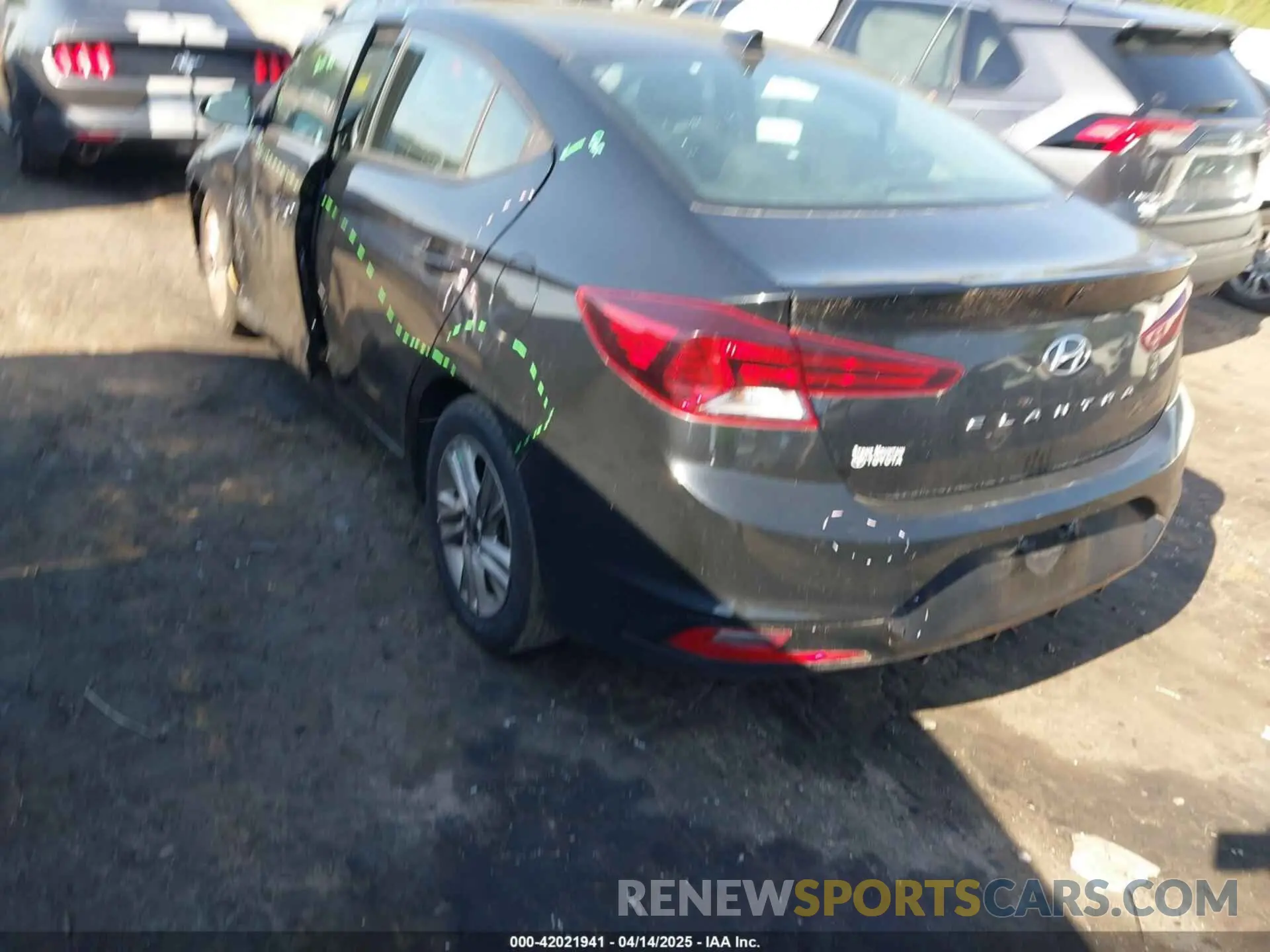 3 fotografías del automóvil dañado 5NPD84LF5KH456311 HYUNDAI ELANTRA 2019