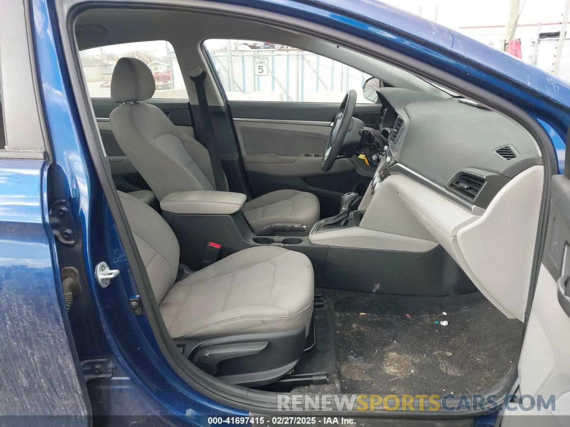 5 fotografías del automóvil dañado 5NPD84LF5KH470029 HYUNDAI ELANTRA 2019
