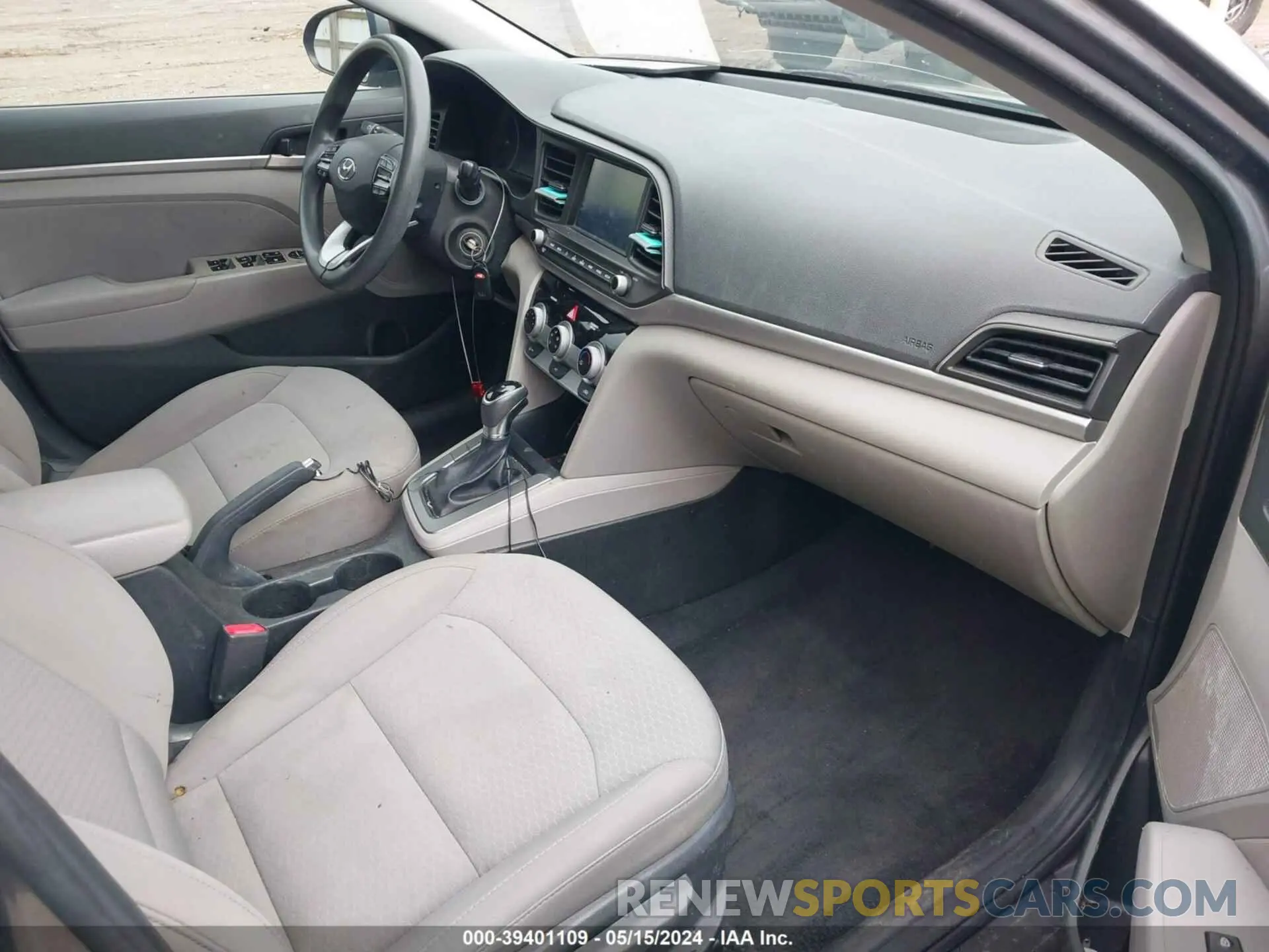 5 fotografías del automóvil dañado 5NPD84LF6KH406128 HYUNDAI ELANTRA 2019