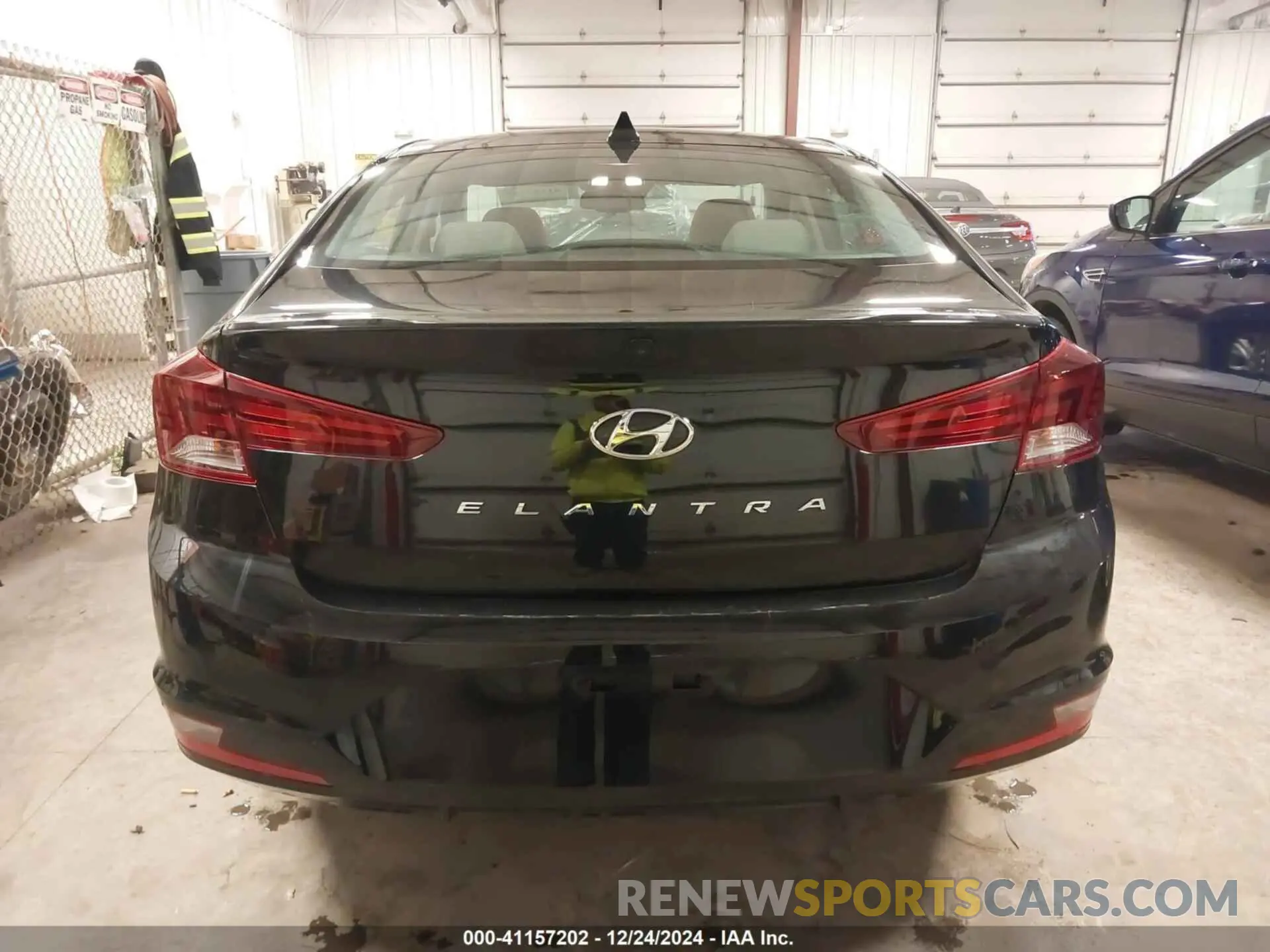 16 fotografías del automóvil dañado 5NPD84LF6KH415380 HYUNDAI ELANTRA 2019