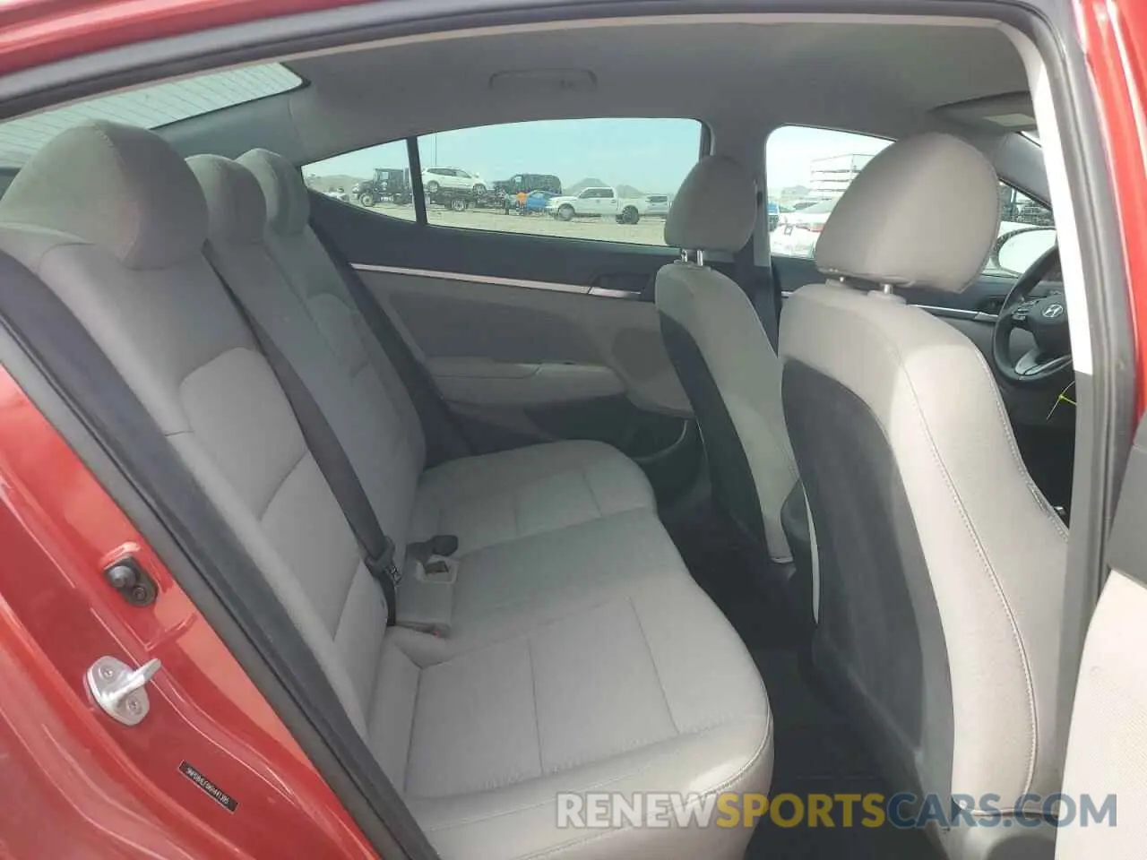 10 fotografías del automóvil dañado 5NPD84LF6KH441395 HYUNDAI ELANTRA 2019