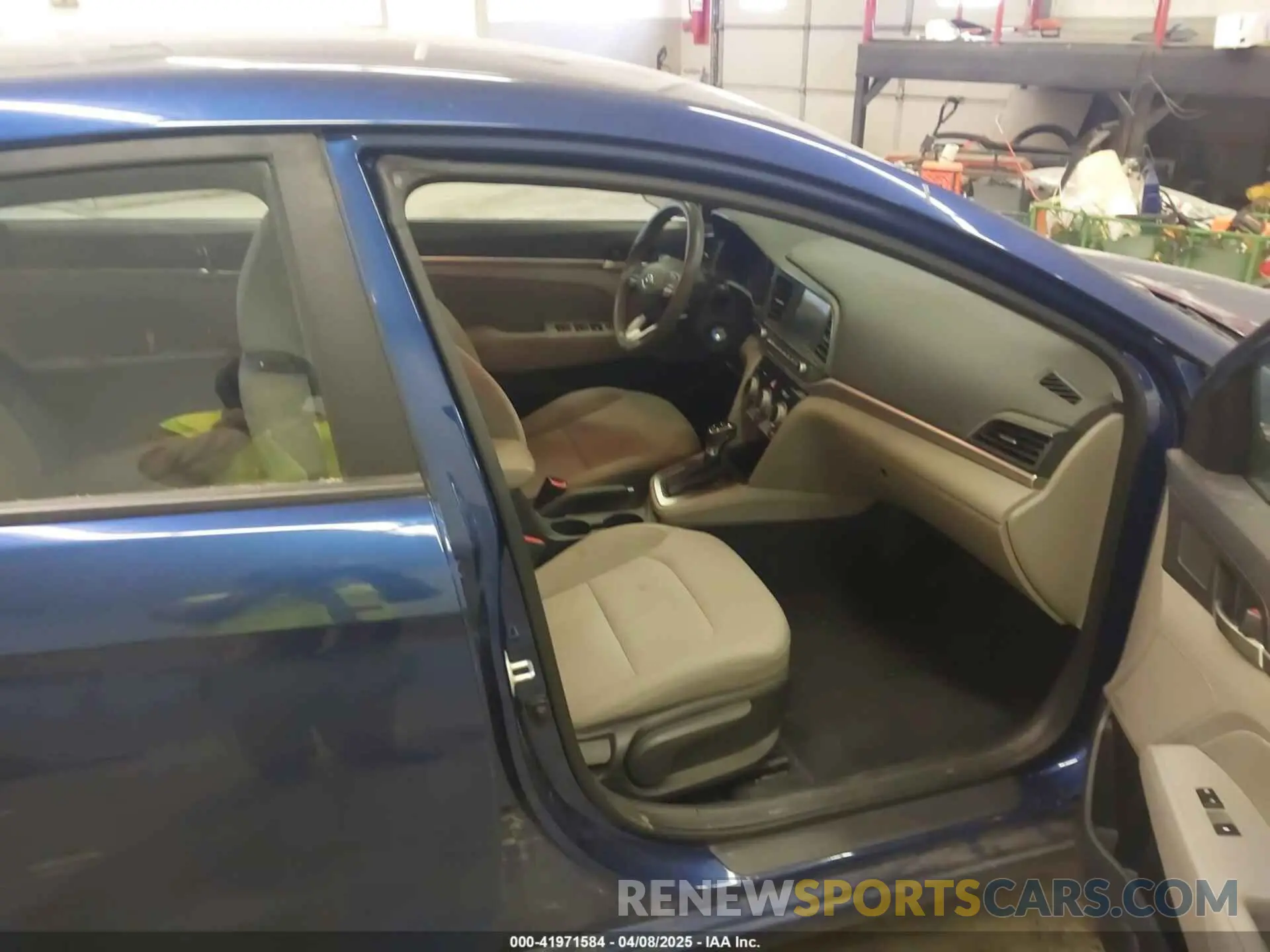 5 fotografías del automóvil dañado 5NPD84LF6KH449769 HYUNDAI ELANTRA 2019