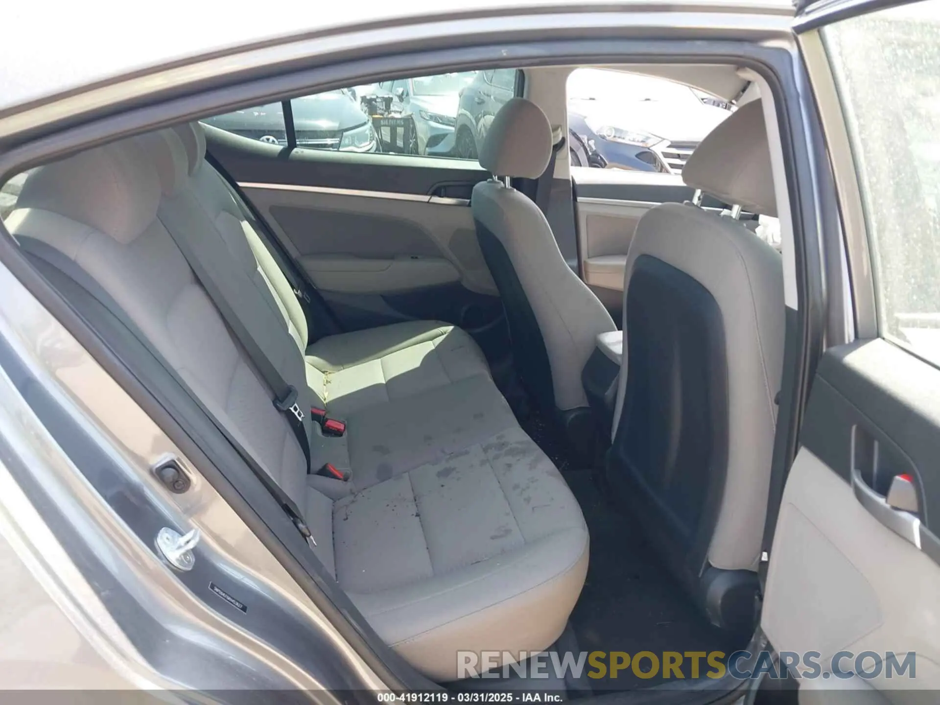 8 fotografías del automóvil dañado 5NPD84LF6KH453627 HYUNDAI ELANTRA 2019