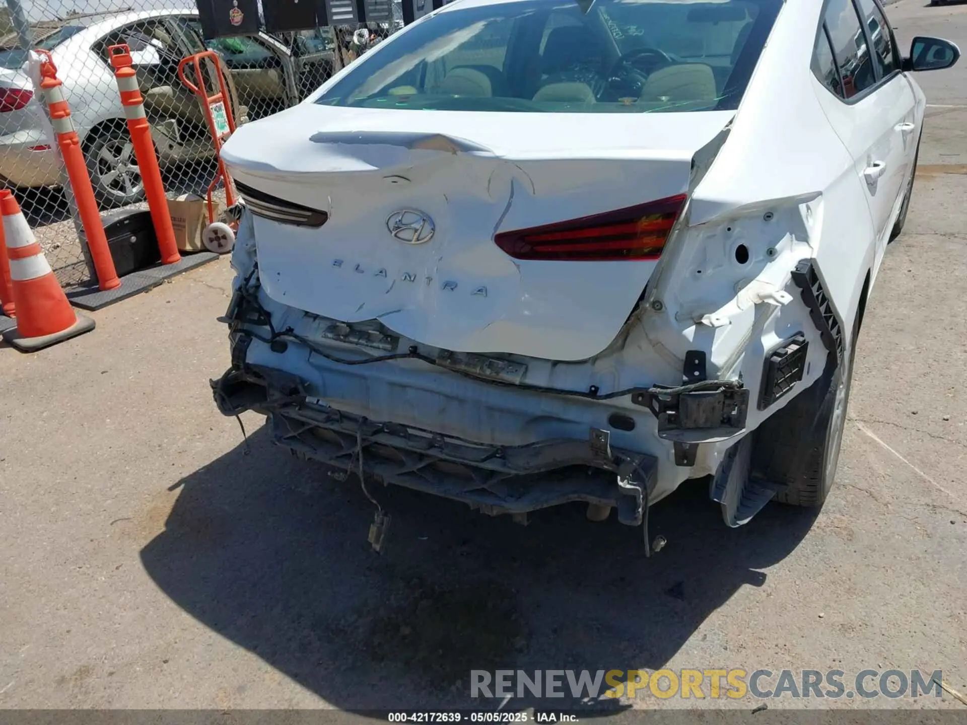 6 fotografías del automóvil dañado 5NPD84LF6KH476759 HYUNDAI ELANTRA 2019
