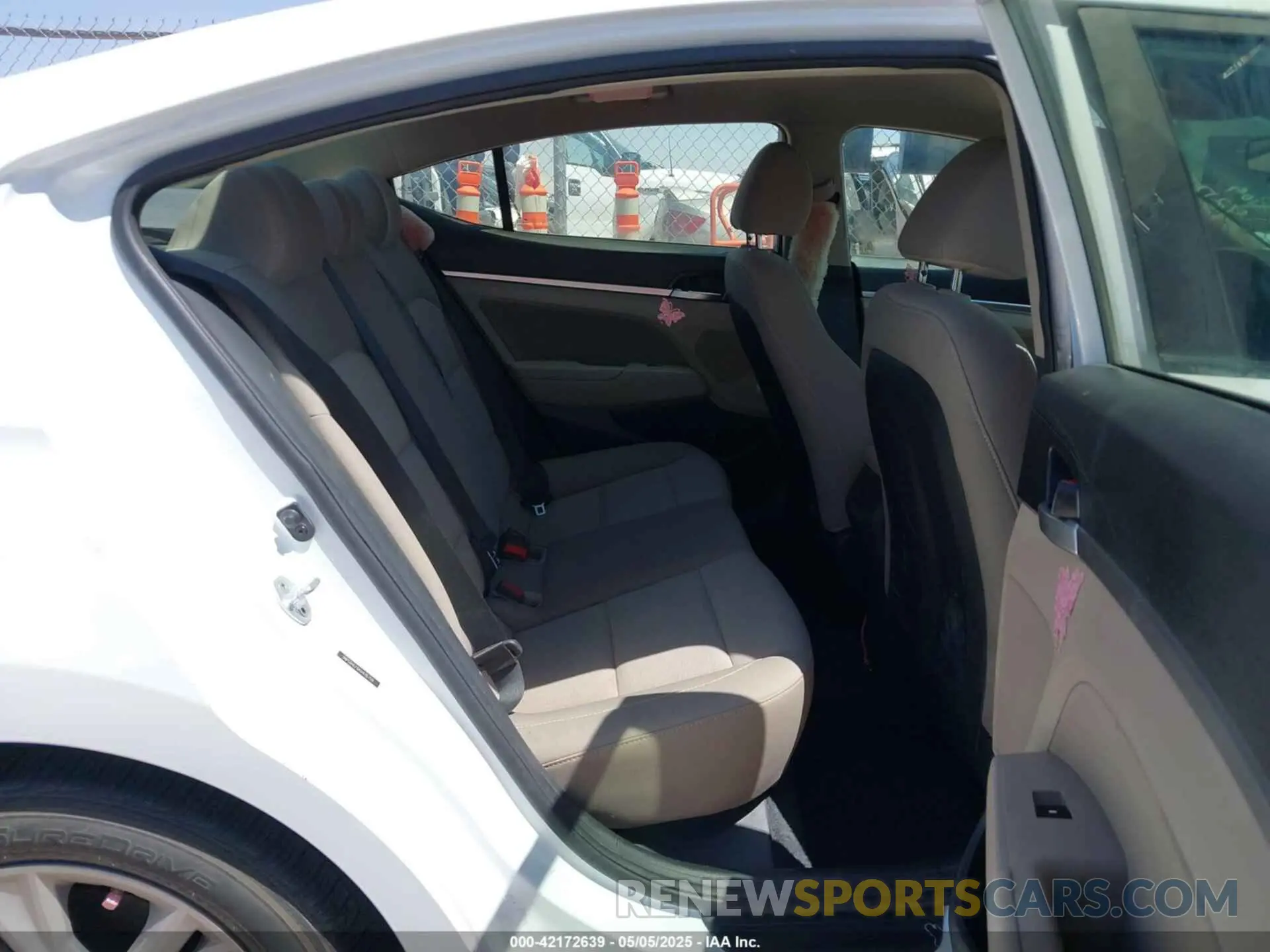 8 fotografías del automóvil dañado 5NPD84LF6KH476759 HYUNDAI ELANTRA 2019
