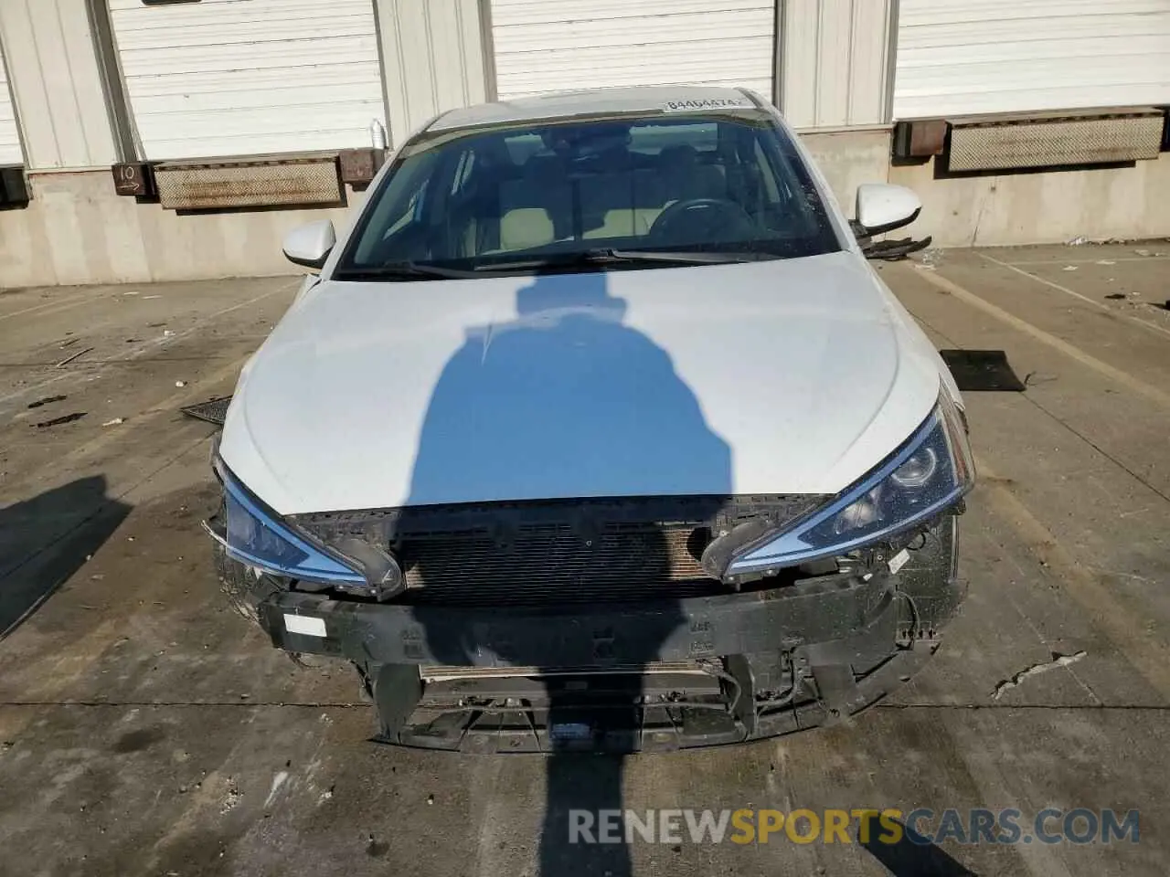 5 fotografías del automóvil dañado 5NPD84LF6KH484831 HYUNDAI ELANTRA 2019