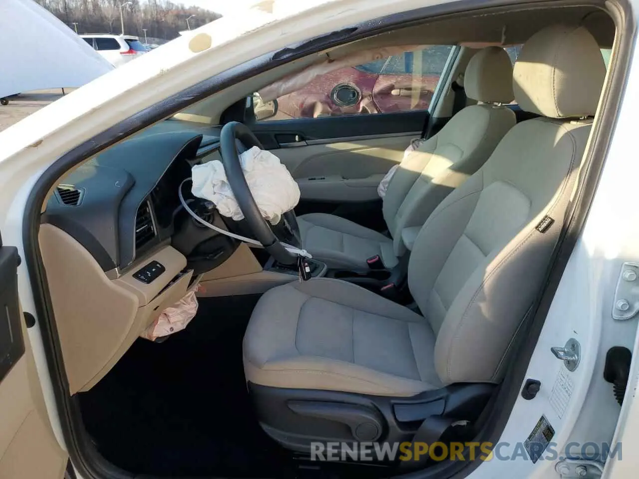 7 fotografías del automóvil dañado 5NPD84LF6KH484831 HYUNDAI ELANTRA 2019