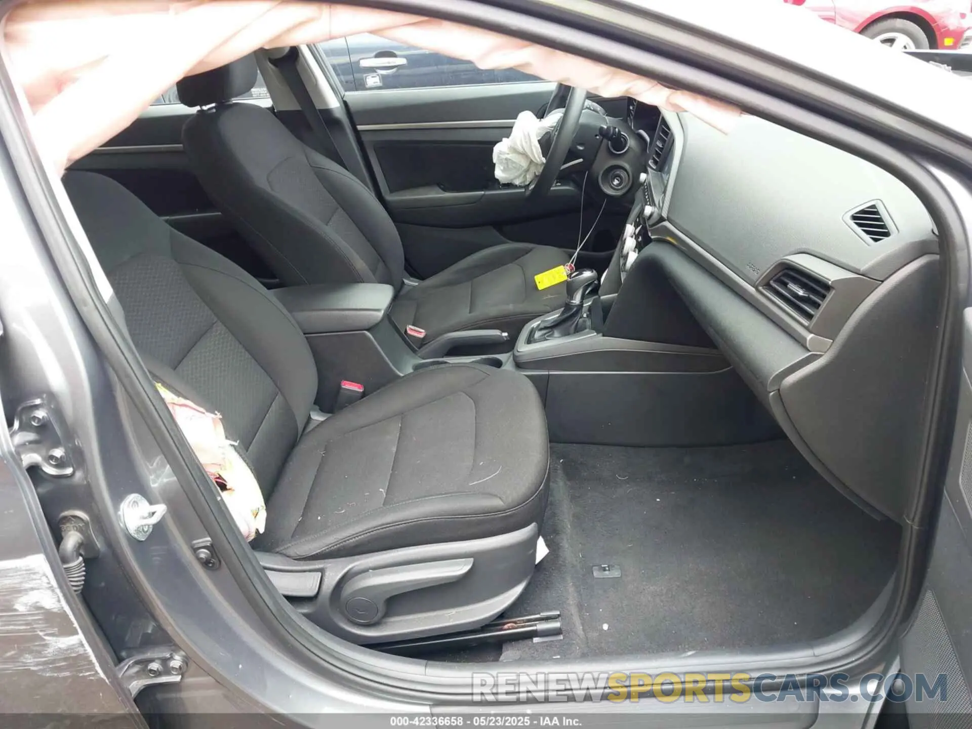 5 fotografías del automóvil dañado 5NPD84LF7KH422483 HYUNDAI ELANTRA 2019