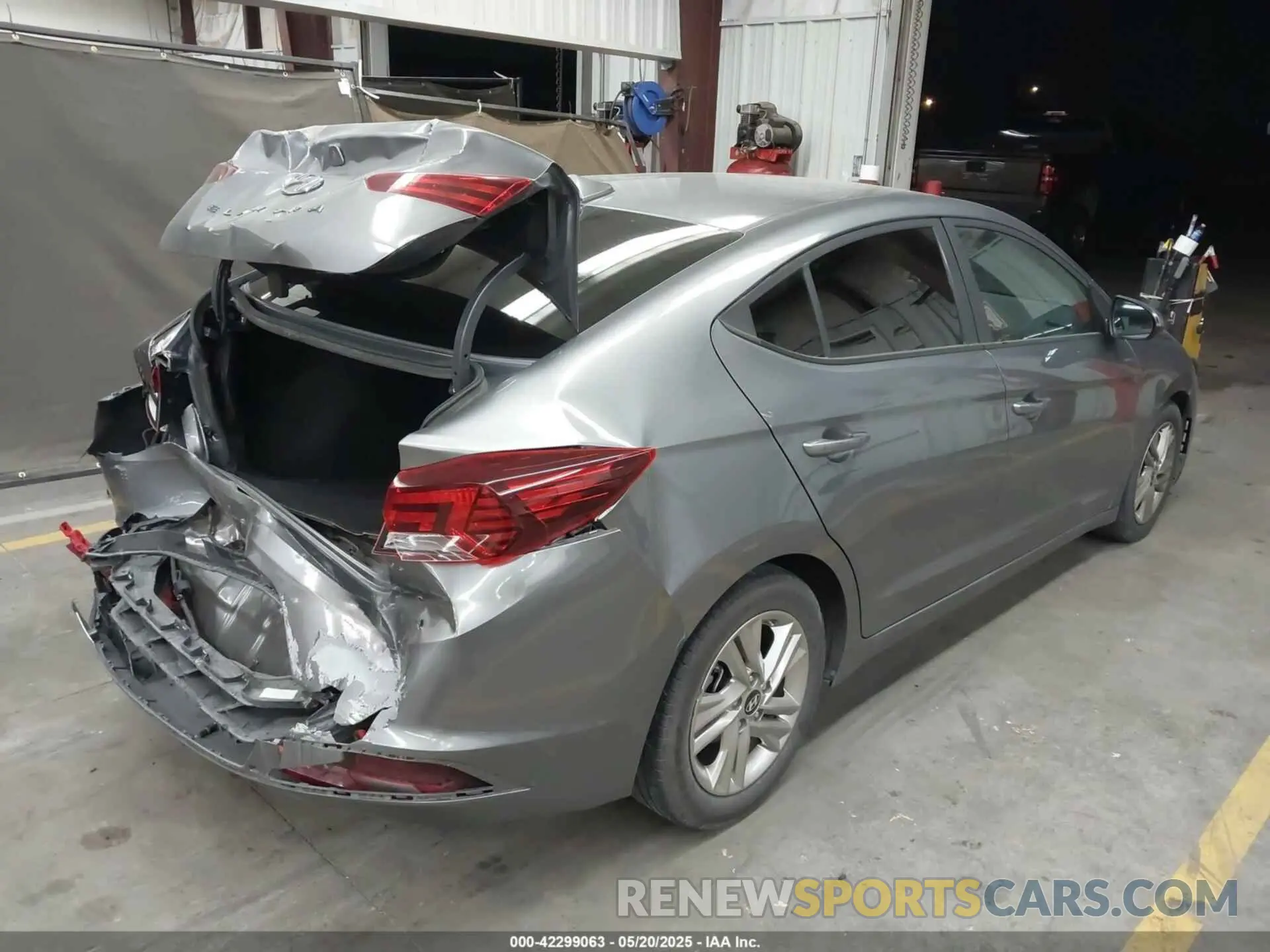 4 fotografías del automóvil dañado 5NPD84LF7KH424833 HYUNDAI ELANTRA 2019